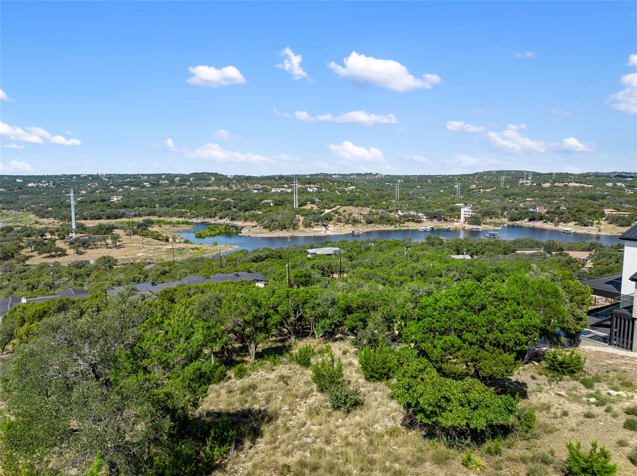 2804 Lakehurst Rd, Spicewood, TX 78669