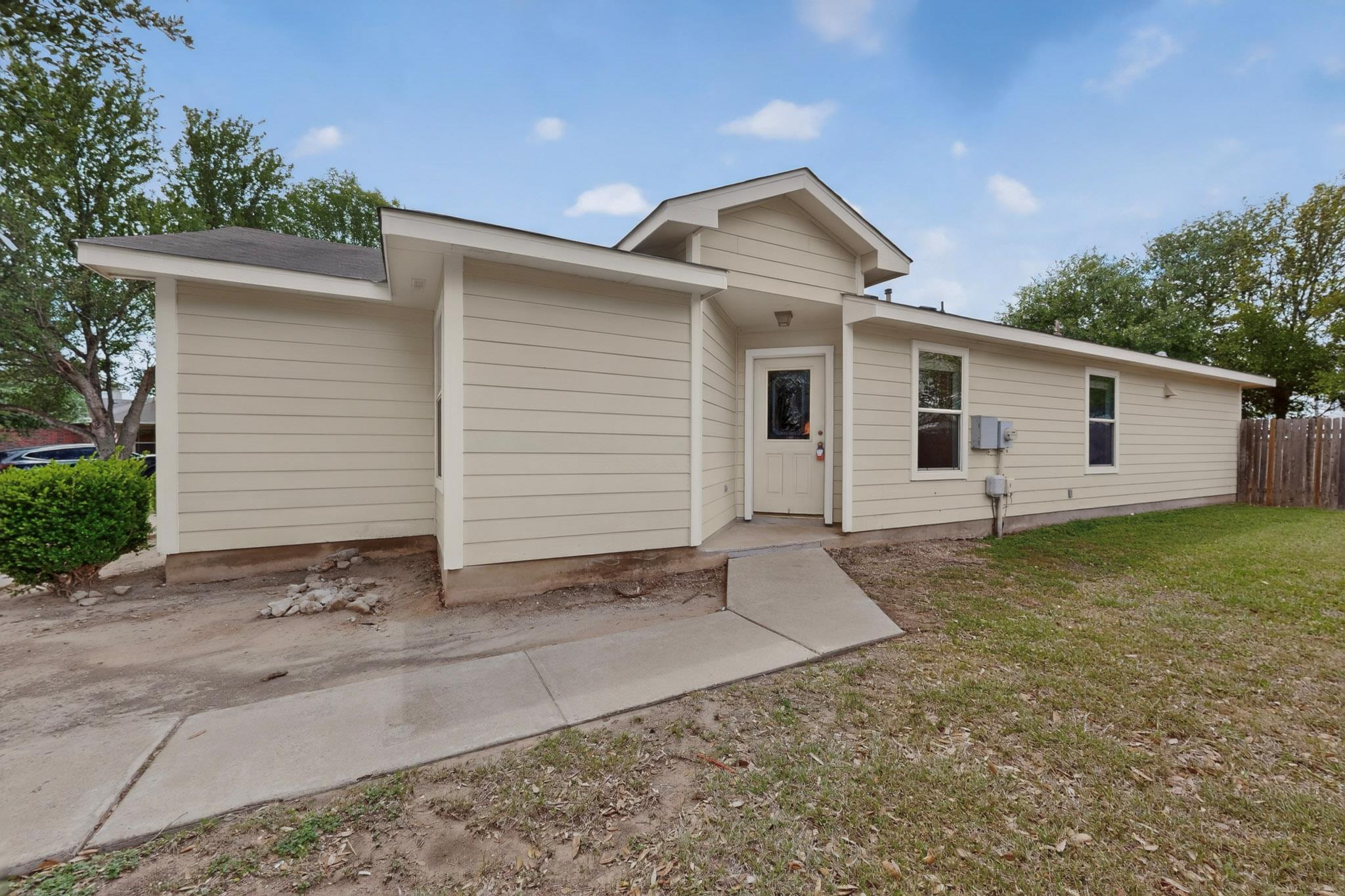 13124 Maidenhair Trl, Elgin, TX 78621