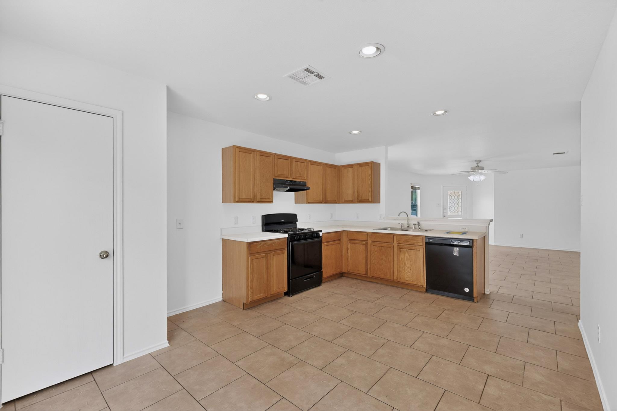 13124 Maidenhair Trl, Elgin, TX 78621