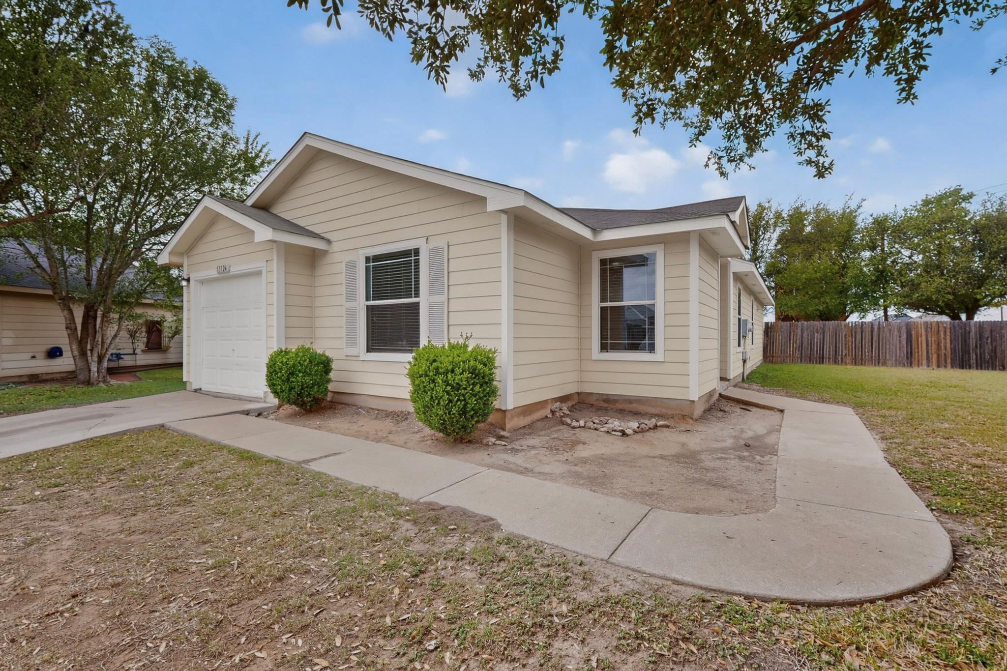 13124 Maidenhair Trl, Elgin, TX 78621