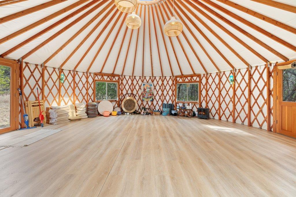 321 Lea Ln, Wimberley, TX 78676