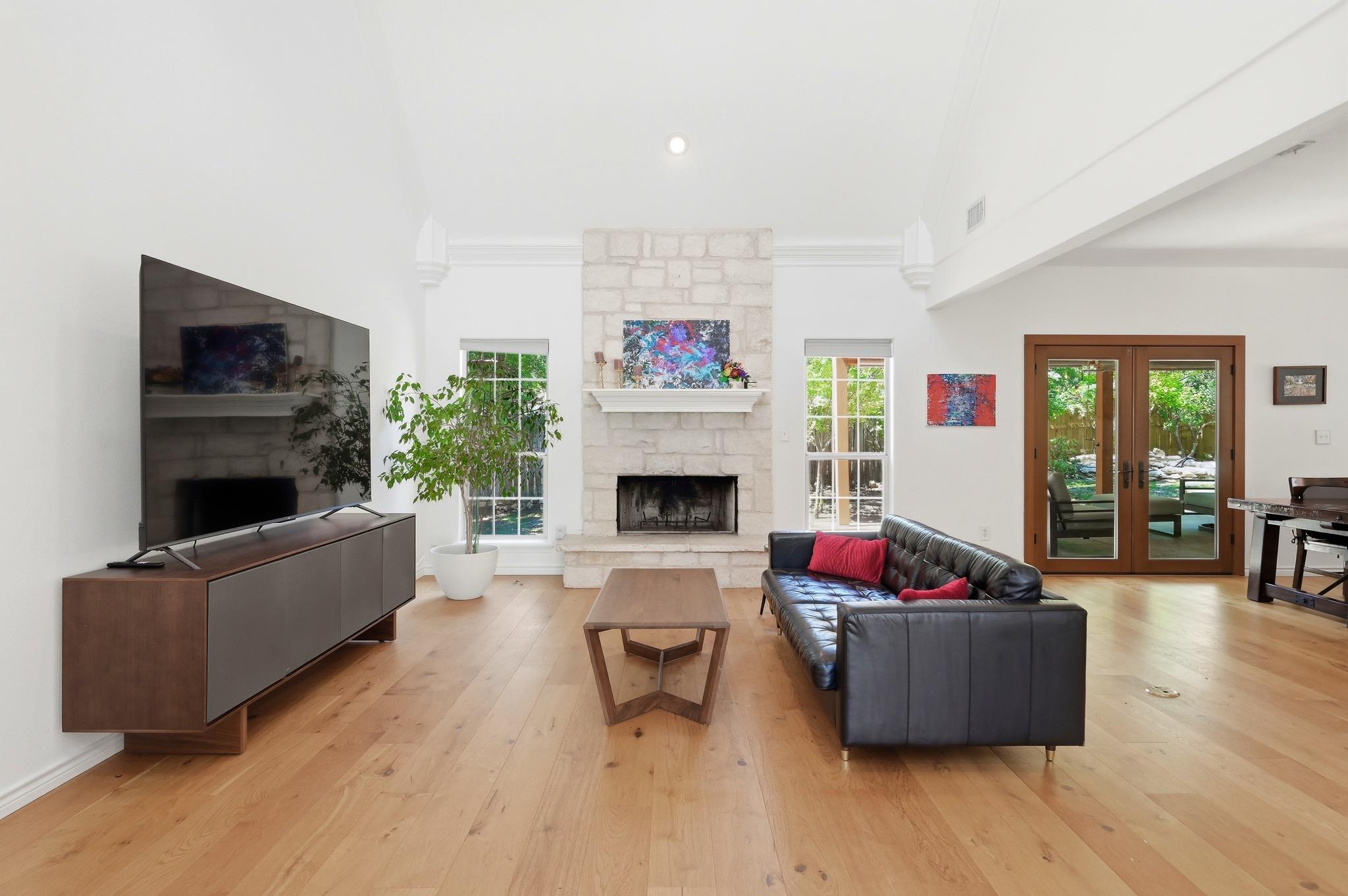 72 Crazy Cross Rd, Wimberley, TX 78676