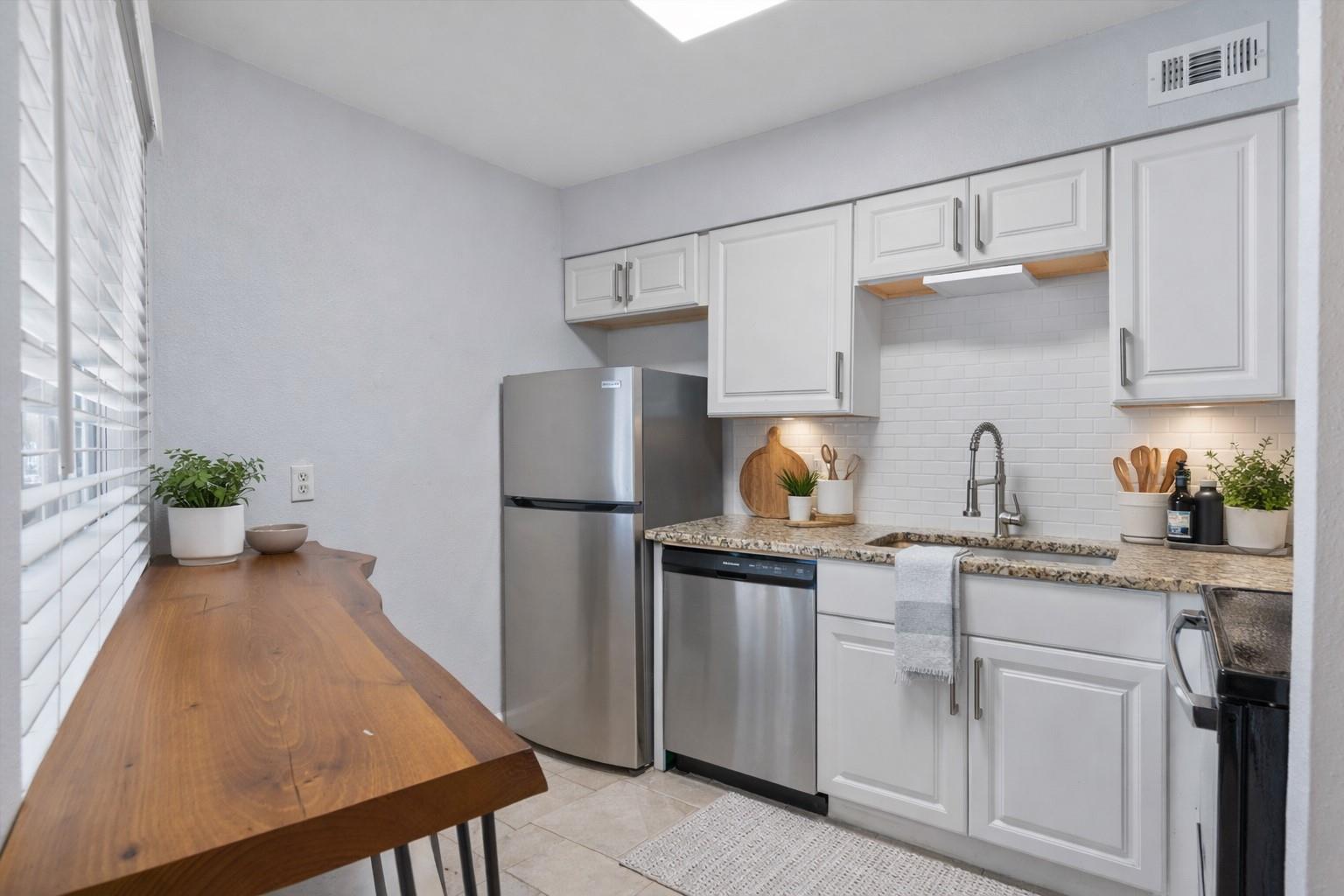 1840 Burton Dr # 131, Austin, TX 78741