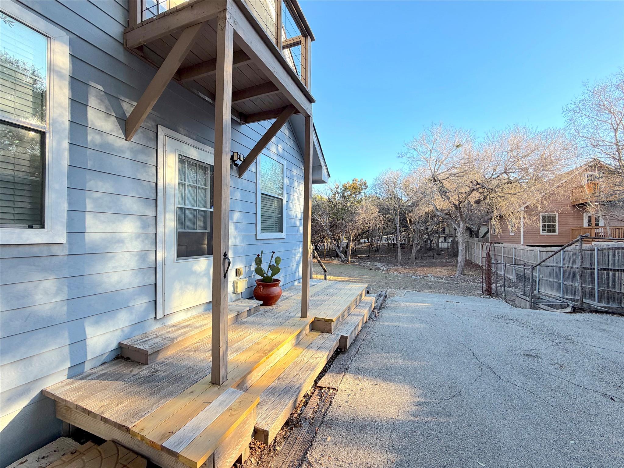 205 Woodridge, Canyon Lake, TX 78133