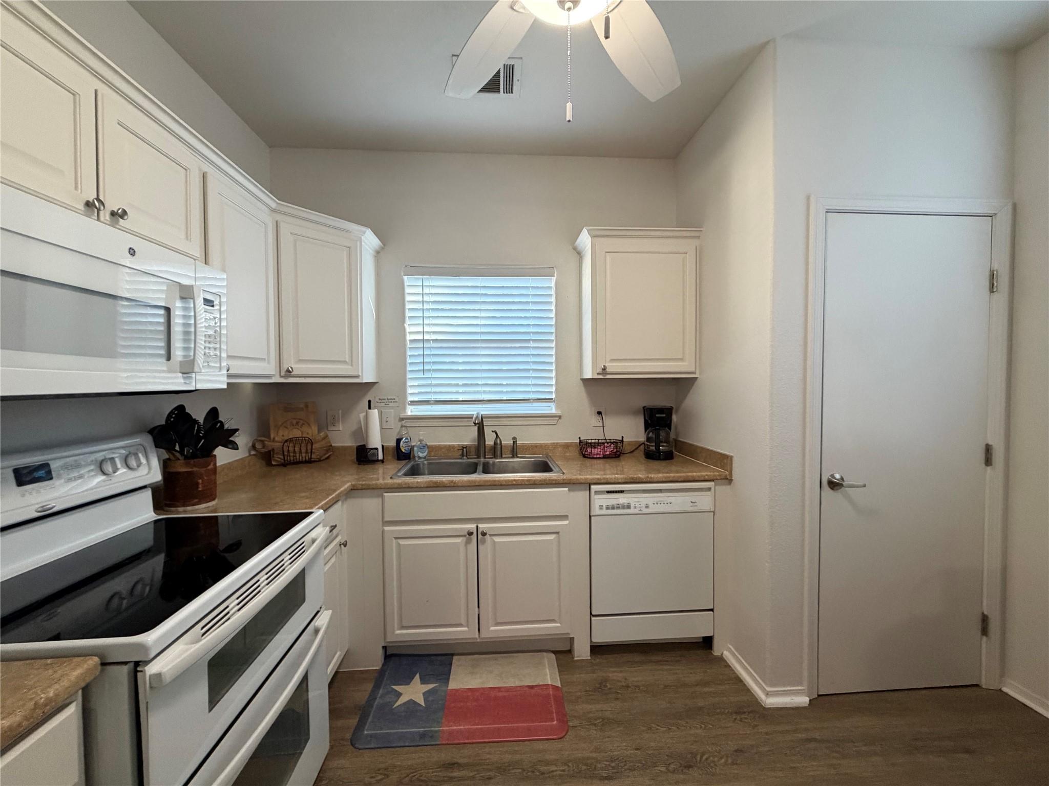 205 Woodridge, Canyon Lake, TX 78133