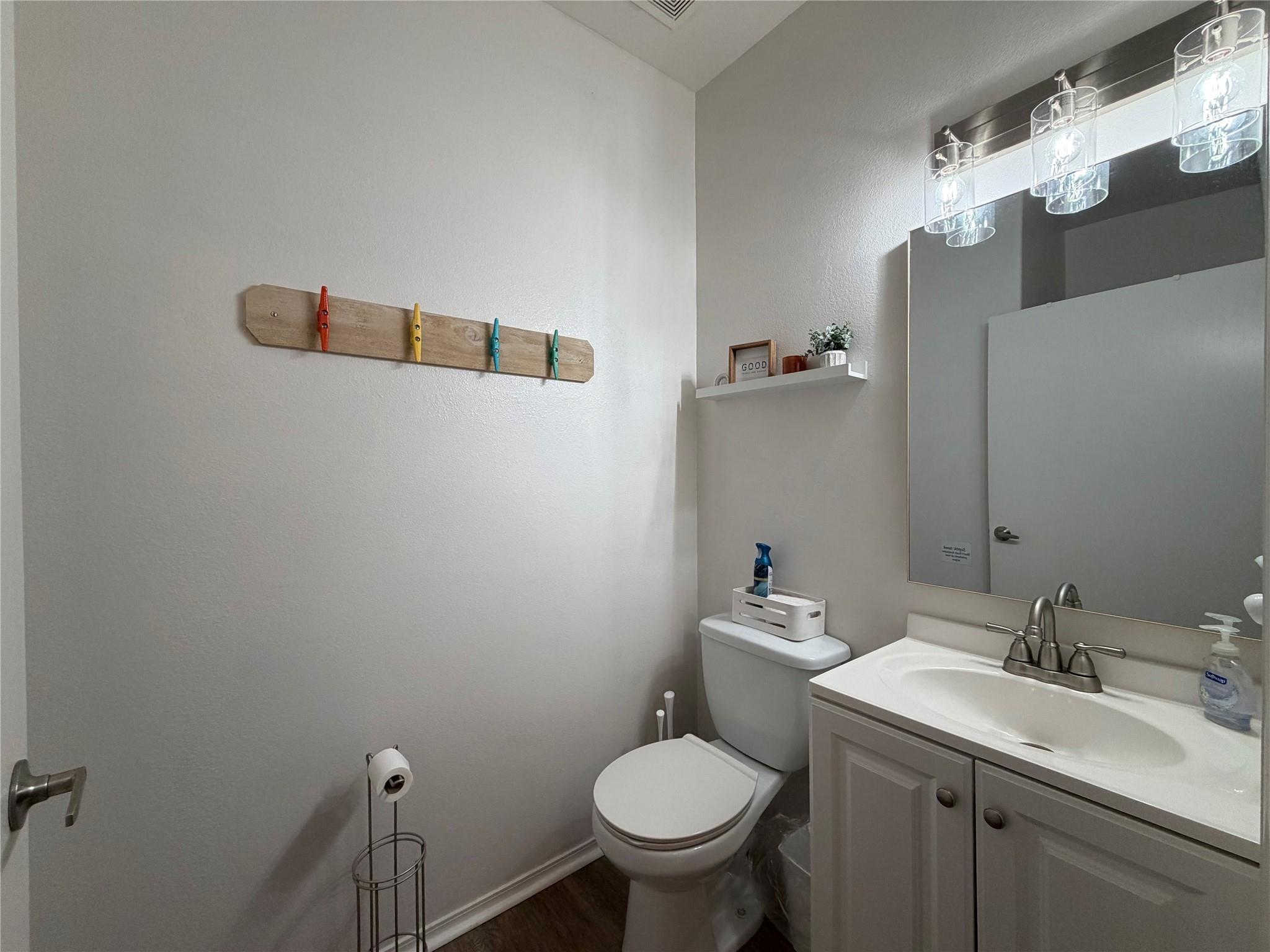 205 Woodridge, Canyon Lake, TX 78133