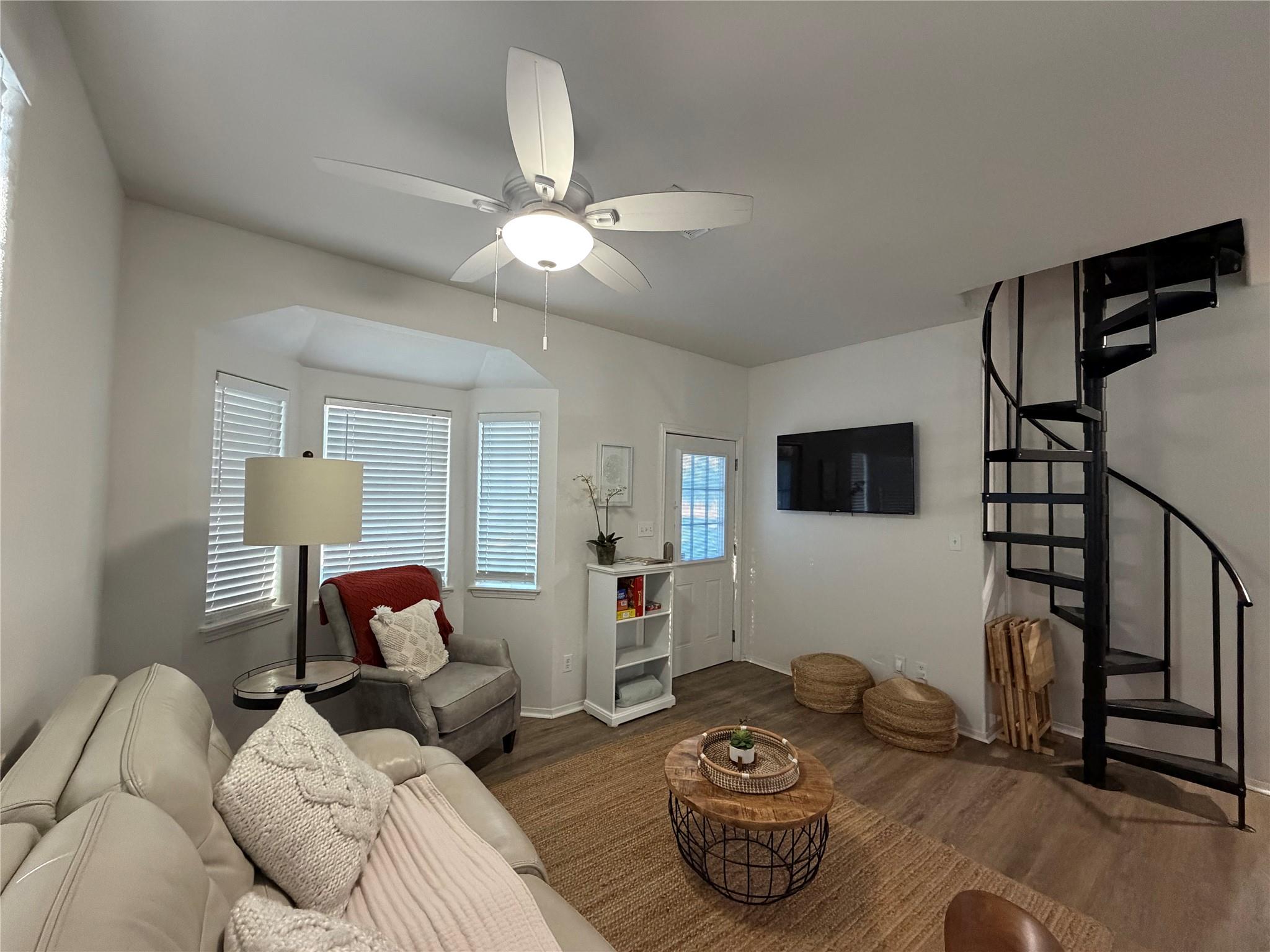 205 Woodridge, Canyon Lake, TX 78133