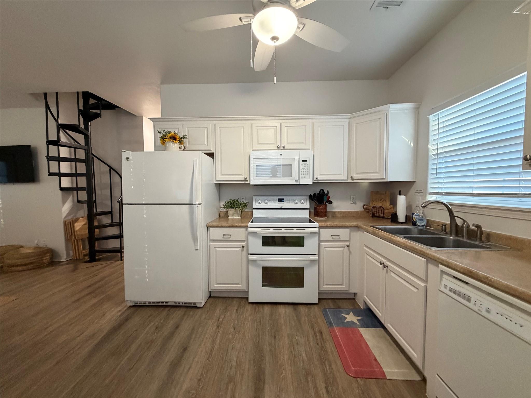 205 Woodridge, Canyon Lake, TX 78133