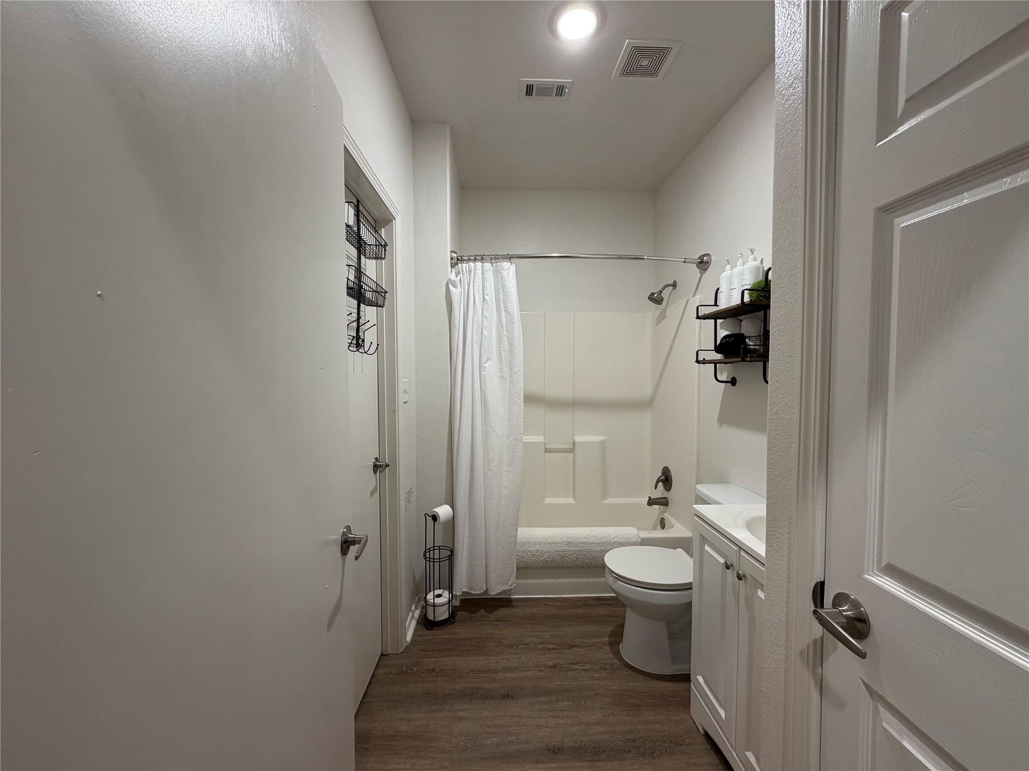 205 Woodridge, Canyon Lake, TX 78133