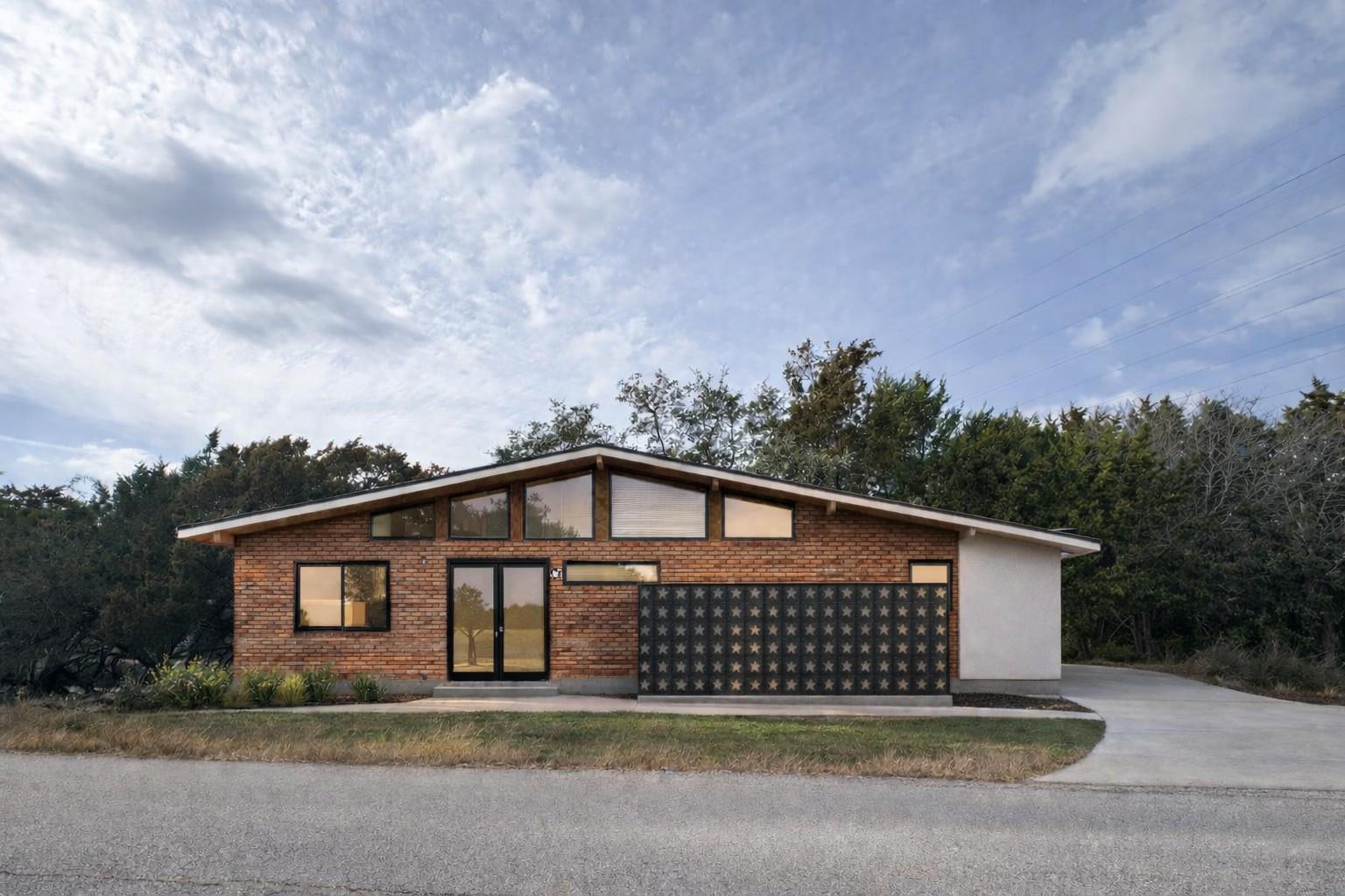 139 Clubhouse Dr, Lakeway, TX 78734