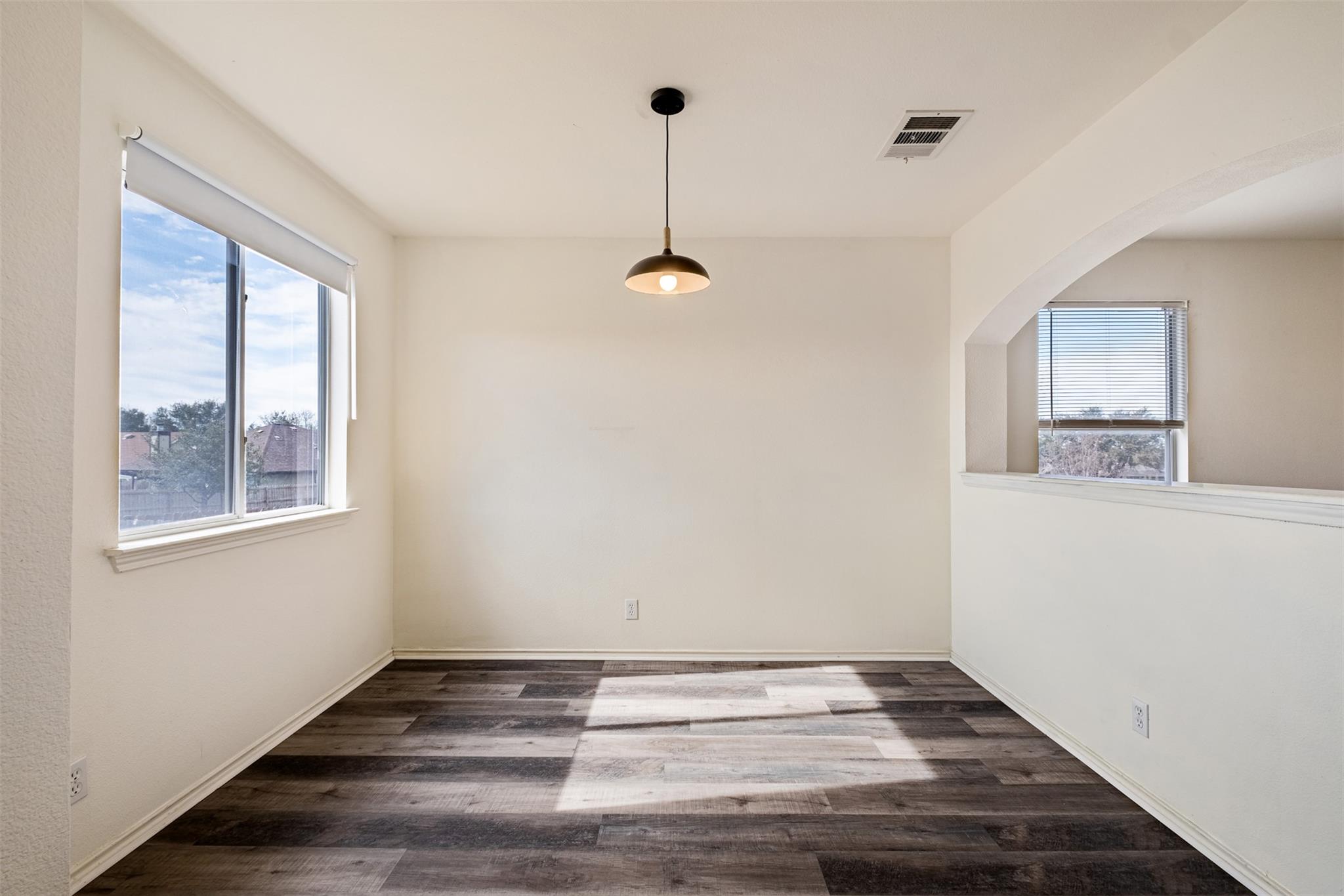 104 Pond Way, Hutto, TX 78634