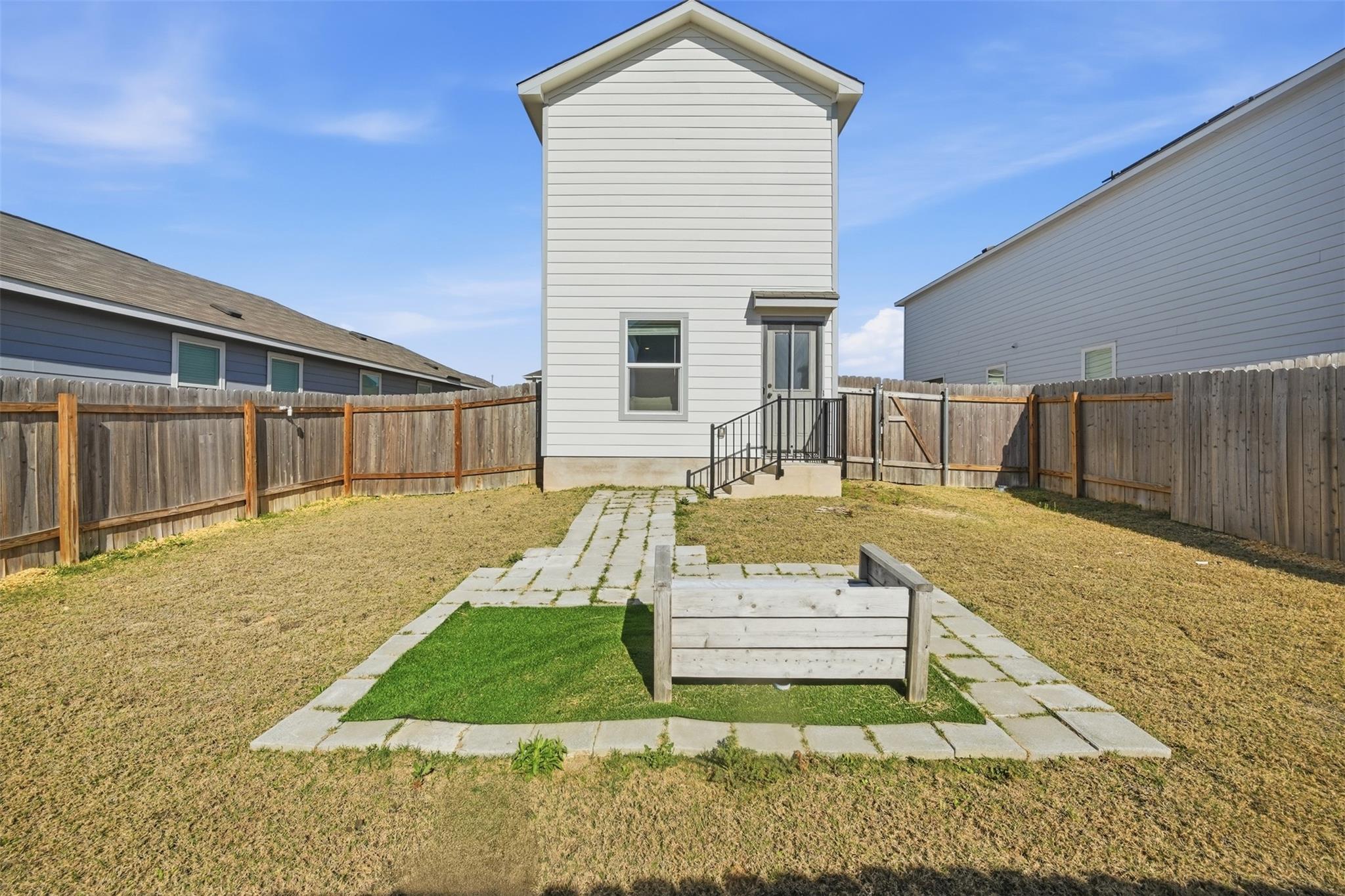 625 Marty Allen Loop, Jarrell, TX 76537