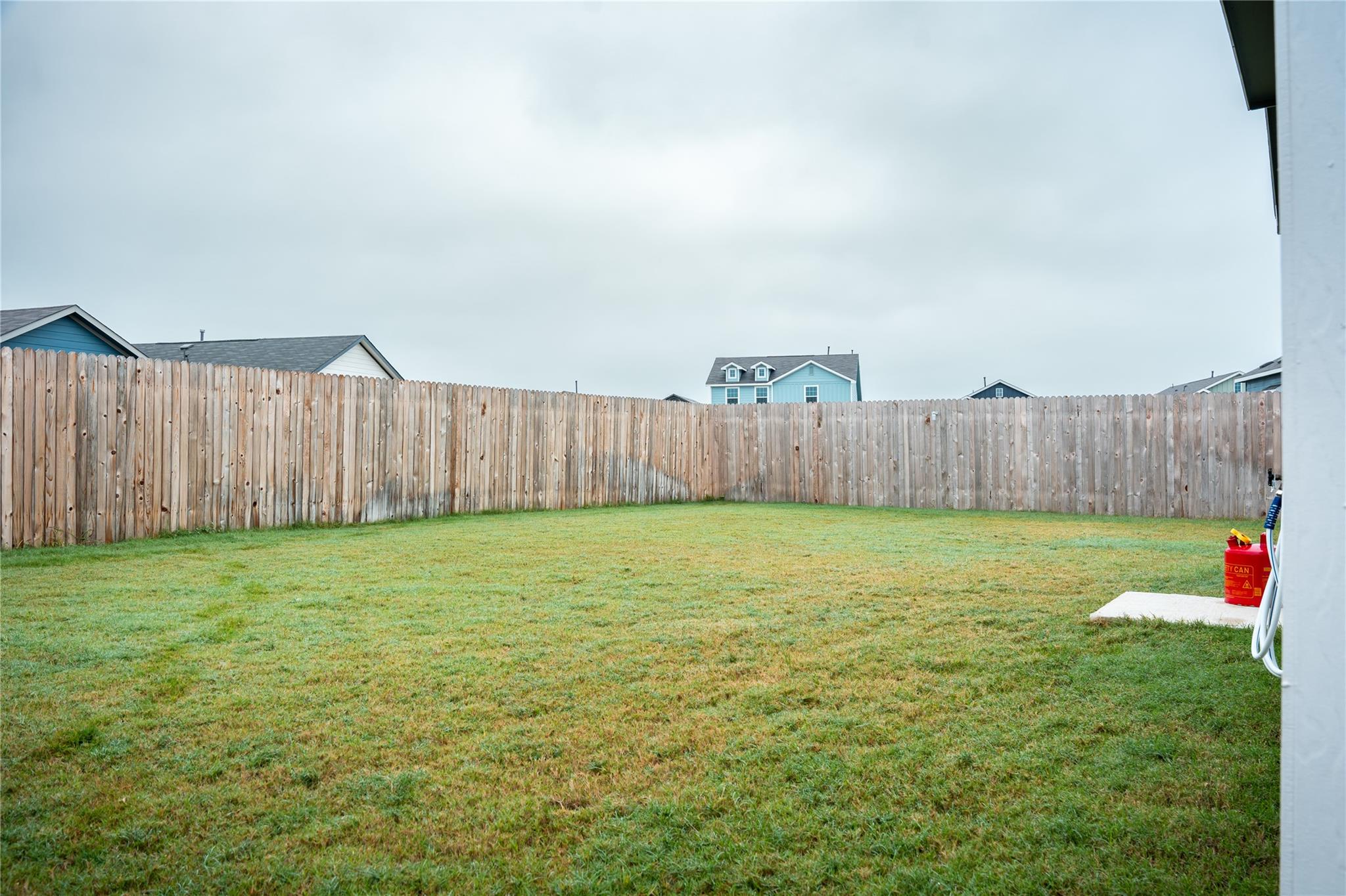 406 Halfmoon Dr, Lockhart, TX 78644