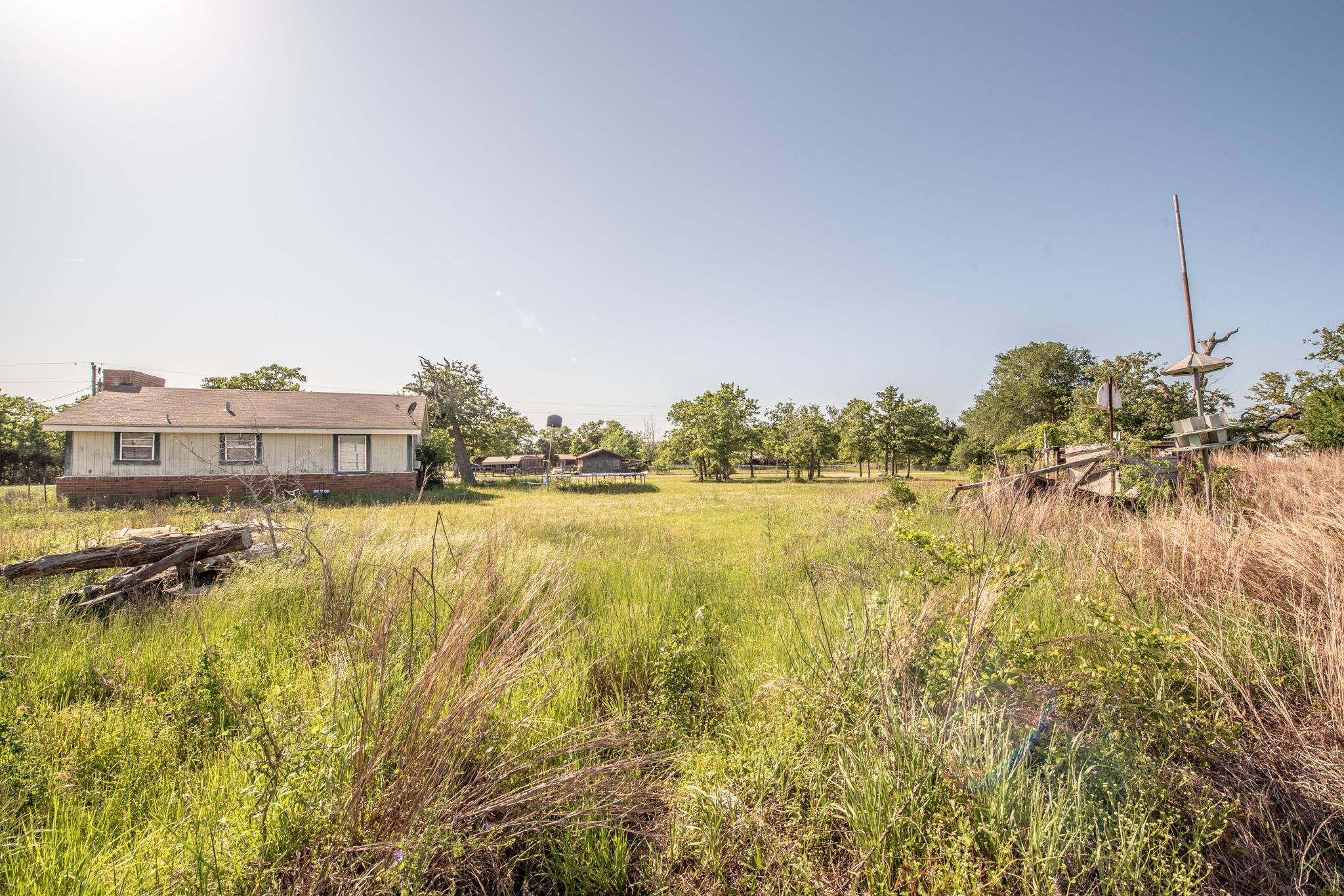 103 Leaning Oaks St, Somerville, TX 77879