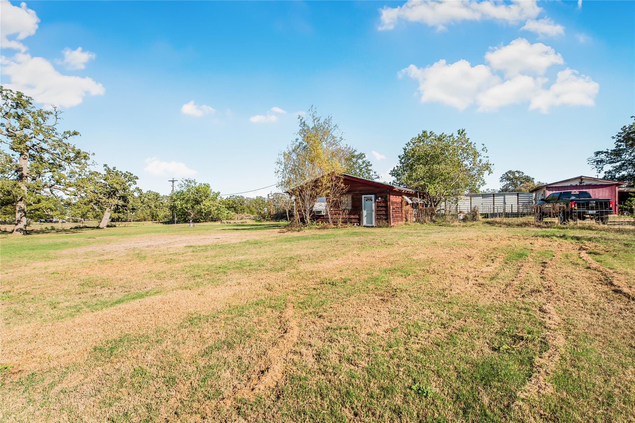 103 Leaning Oaks St, Somerville, TX 77879