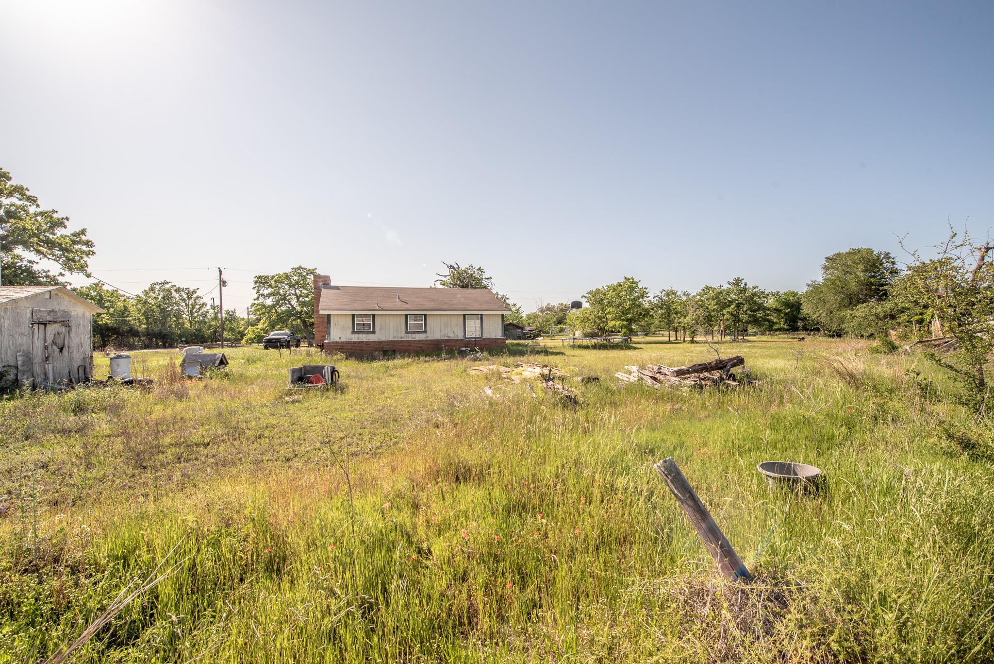 103 Leaning Oaks St, Somerville, TX 77879