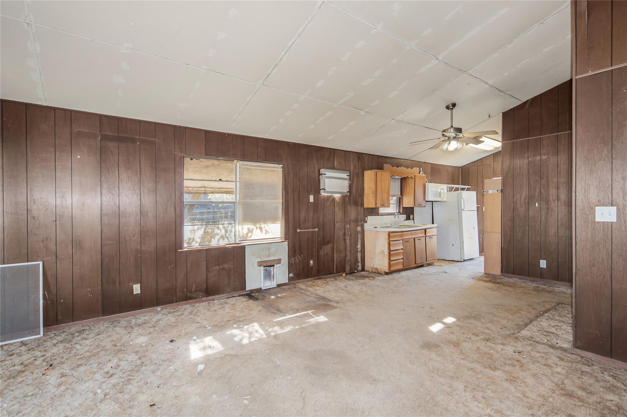 103 Leaning Oaks St, Somerville, TX 77879