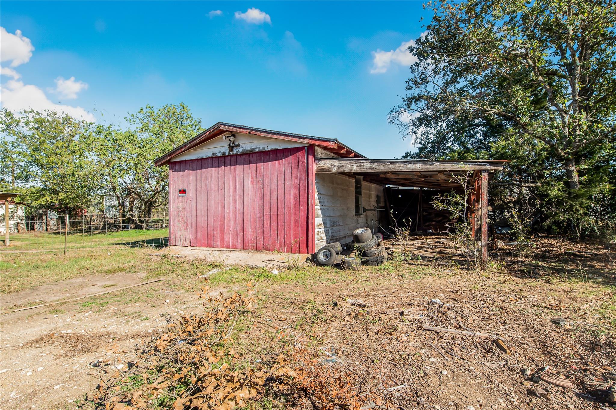 103 Leaning Oaks St, Somerville, TX 77879