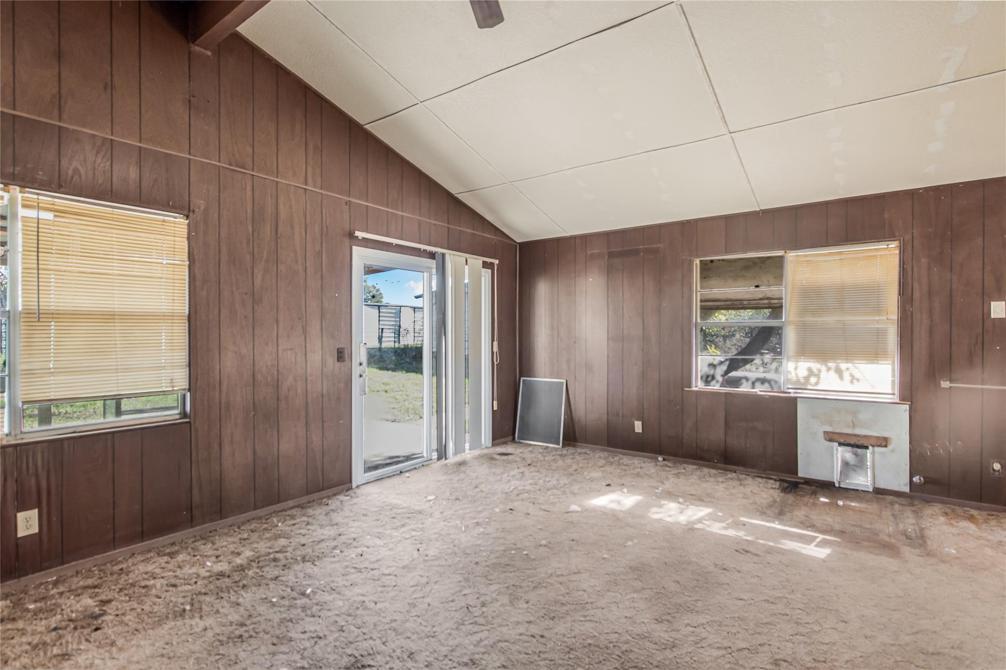 103 Leaning Oaks St, Somerville, TX 77879