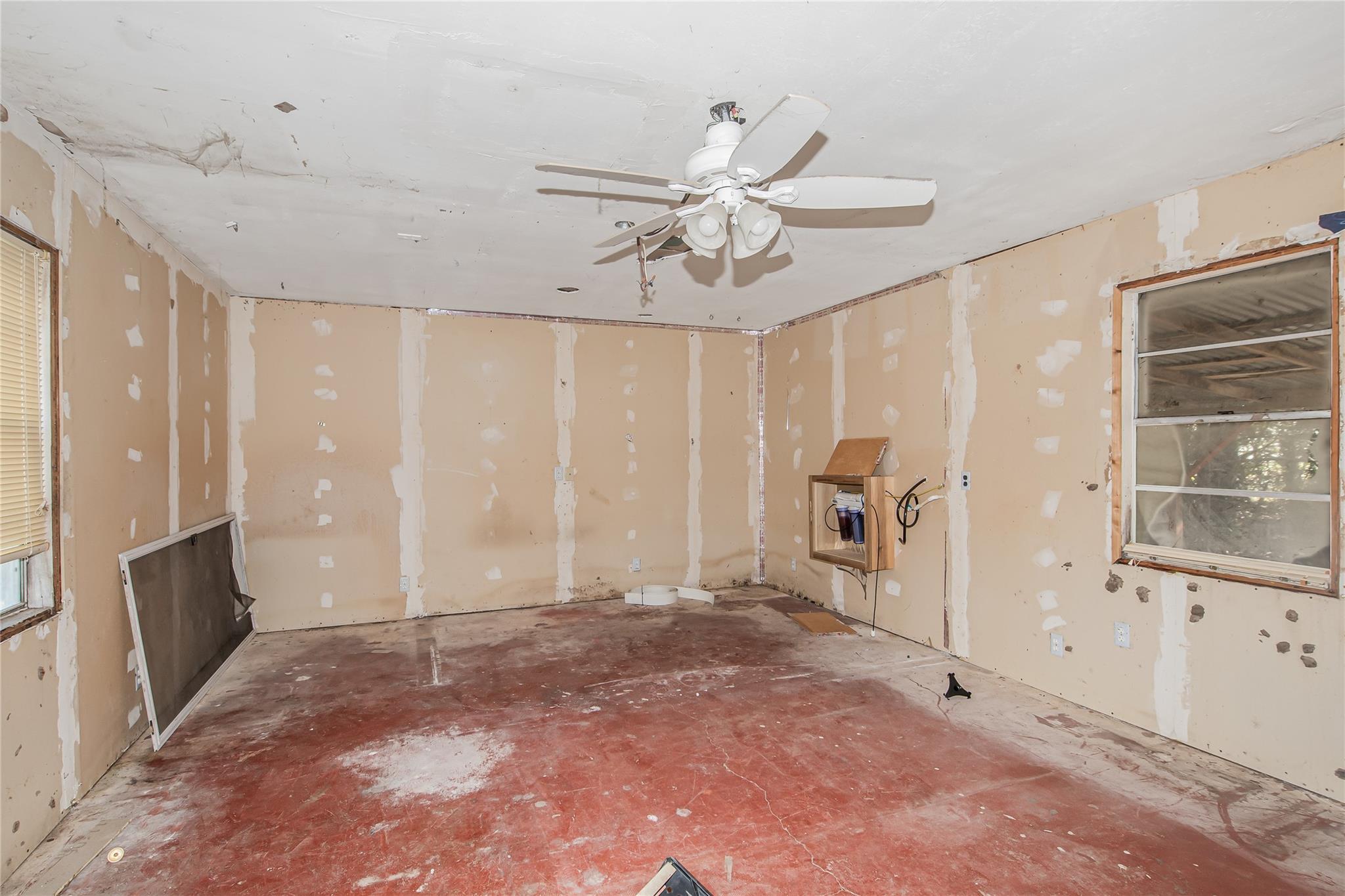 103 Leaning Oaks St, Somerville, TX 77879