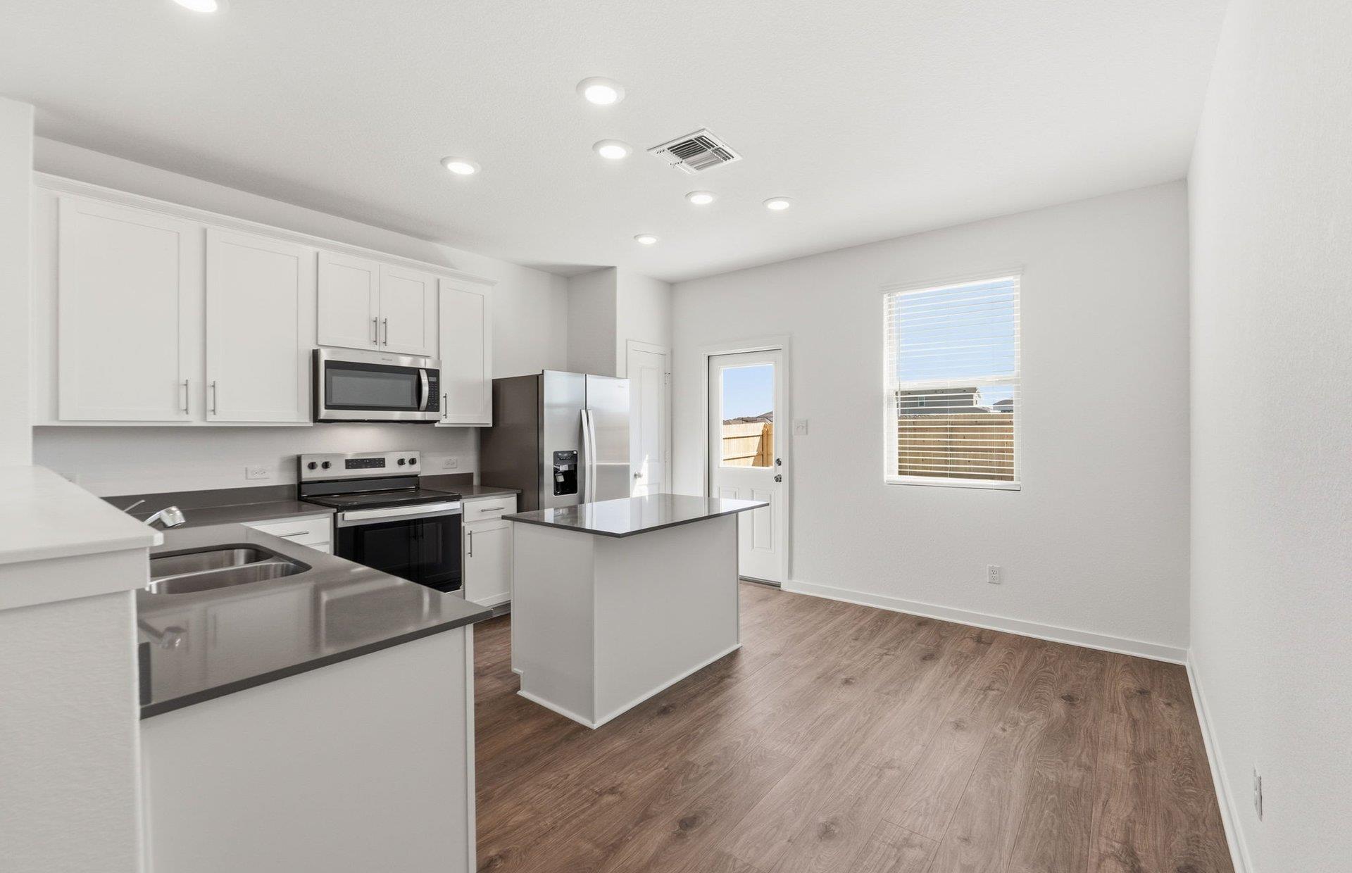 174 Green Berets Bnd, Jarrell, TX 76537