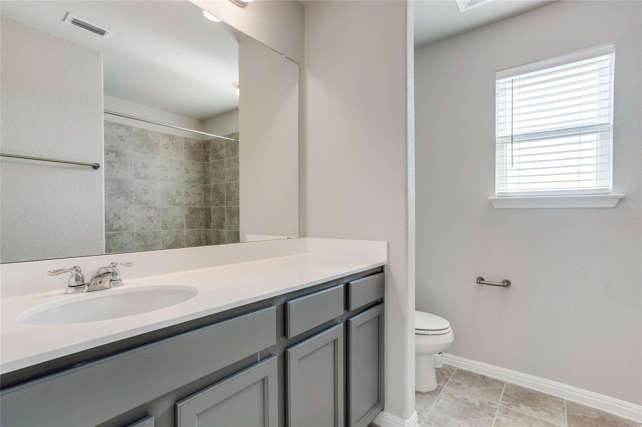 355 Silver Glen Dr, Kyle, TX 78640