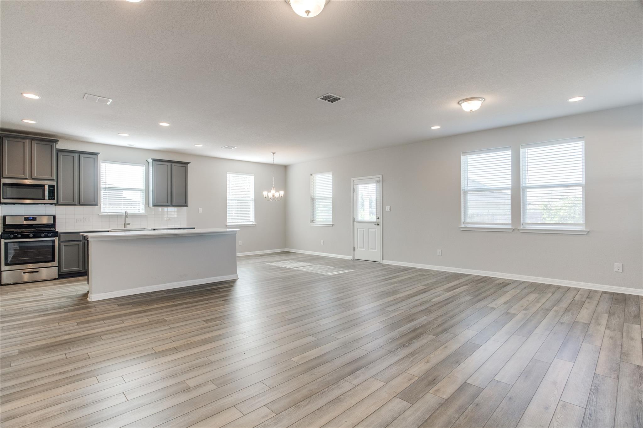 355 Silver Glen Dr, Kyle, TX 78640