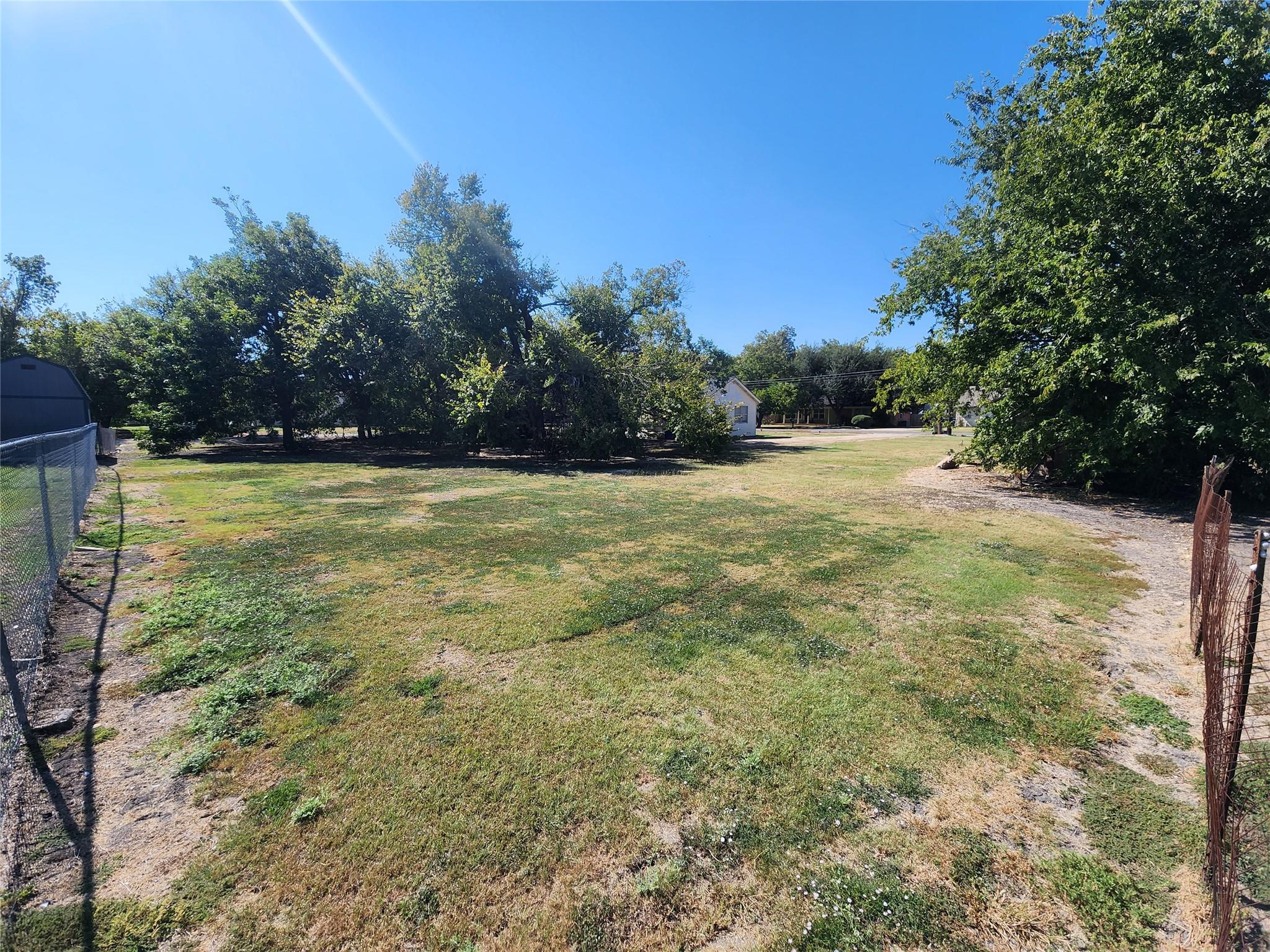 303 E Wolf St, Granger, TX 76530