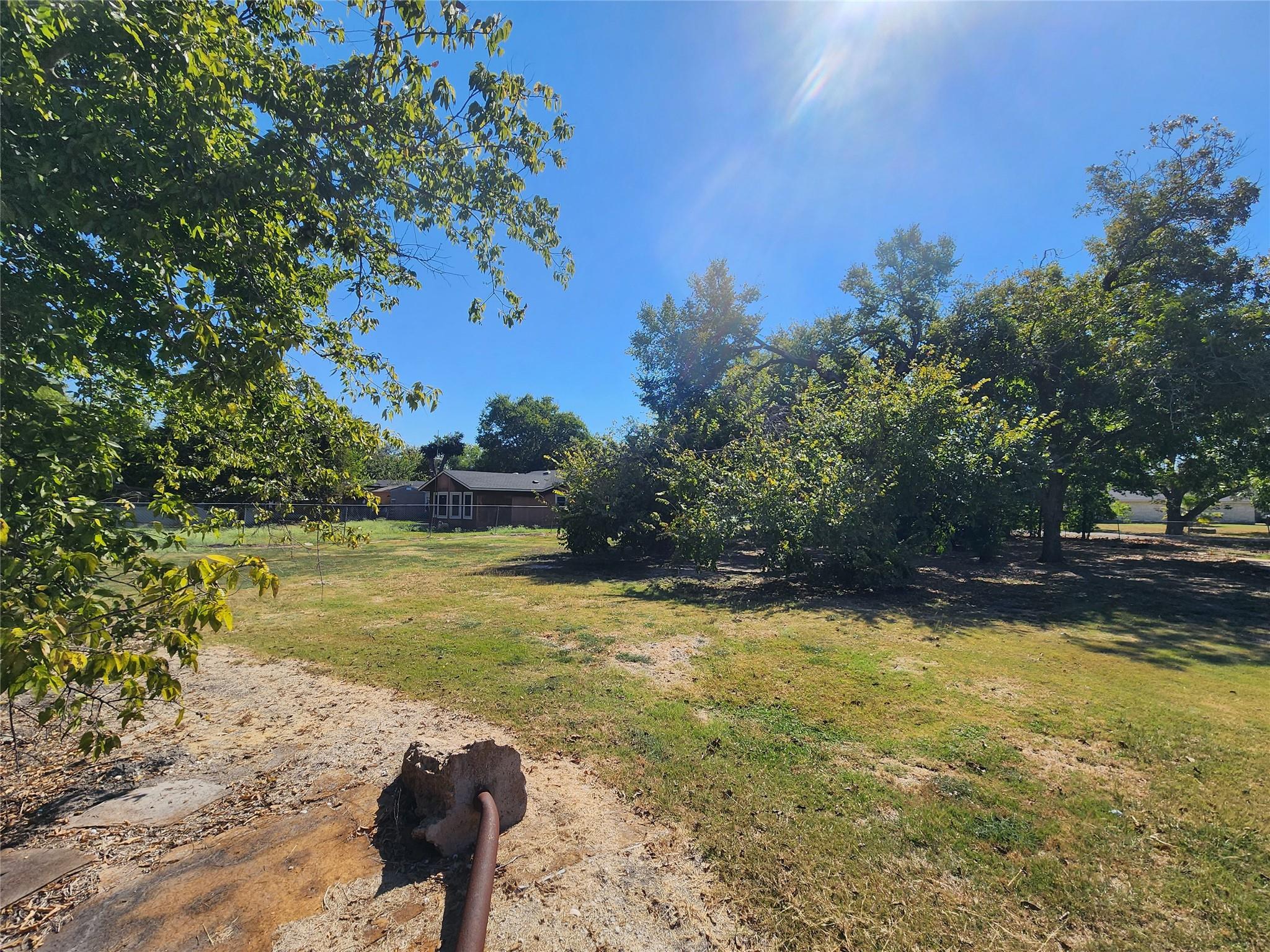 303 E Wolf St, Granger, TX 76530