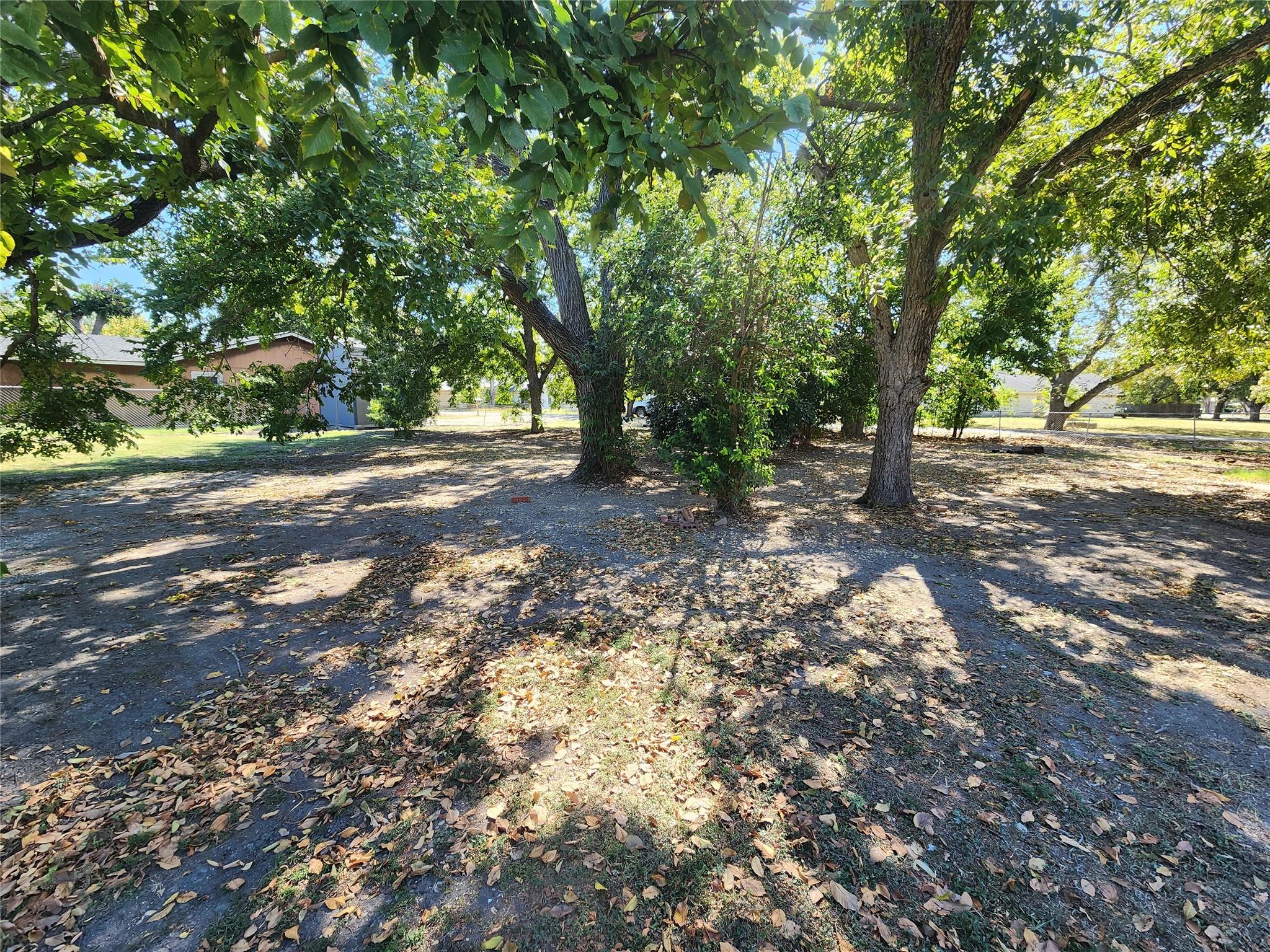 303 E Wolf St, Granger, TX 76530