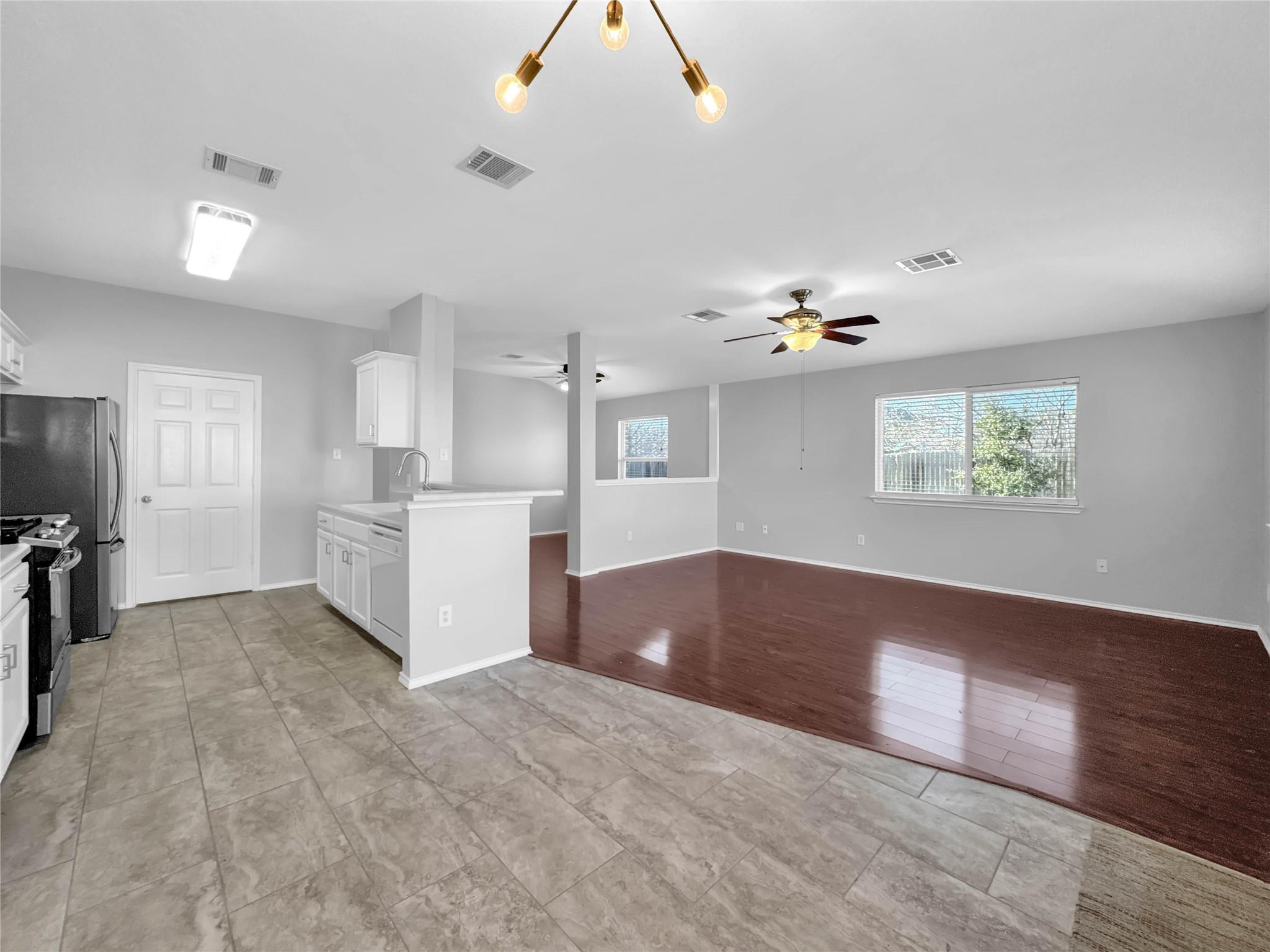 1032 Tudor House Rd, Pflugerville, TX 78660