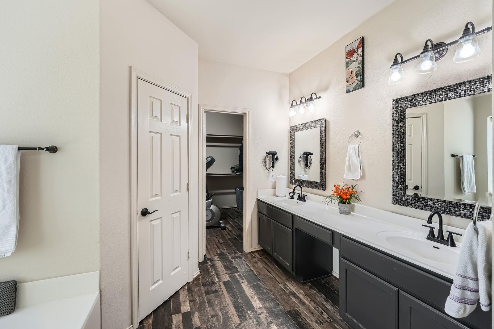 1116 Augusta Bend Dr, Hutto, TX 78634