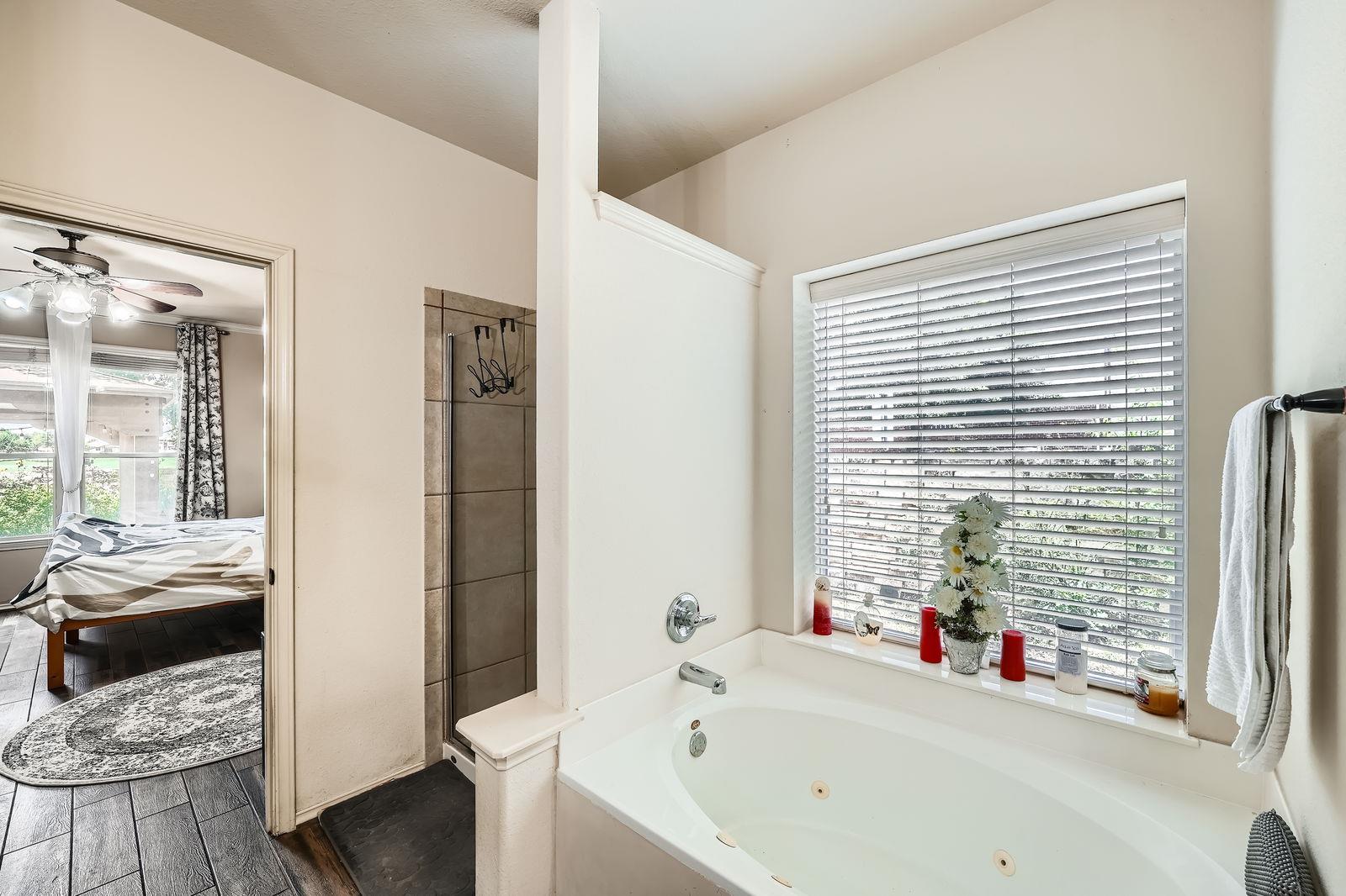 1116 Augusta Bend Dr, Hutto, TX 78634