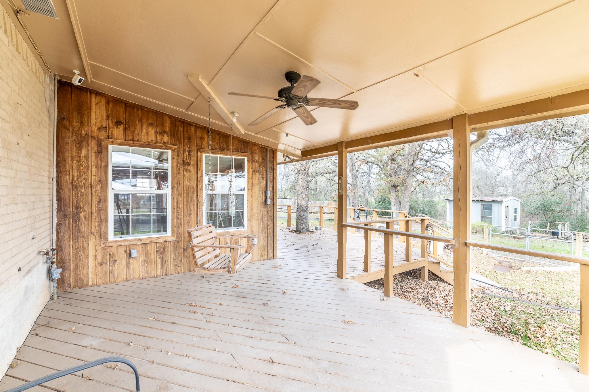 21 N CR 235, Gonzales, TX 78629