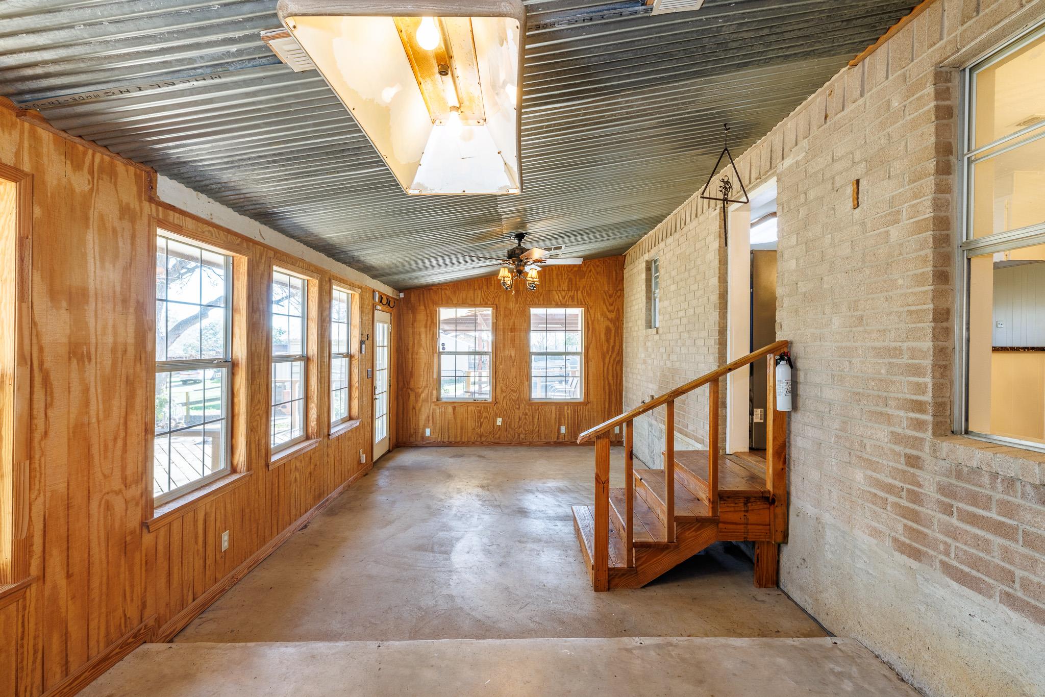 21 N CR 235, Gonzales, TX 78629