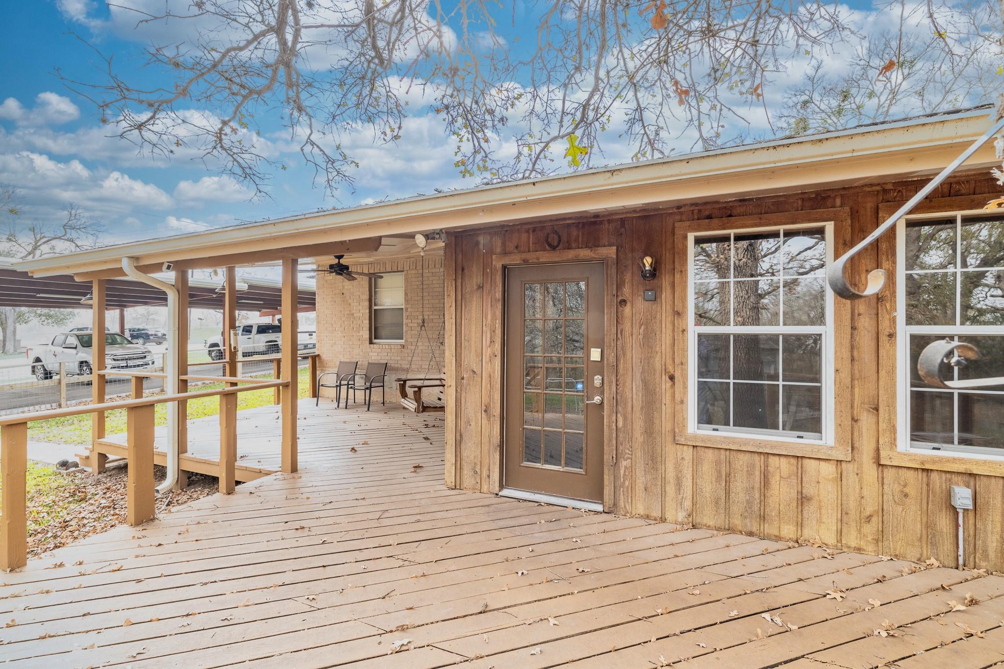 21 N CR 235, Gonzales, TX 78629