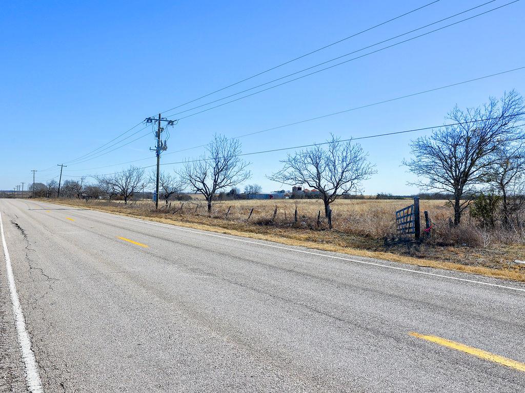 1015 E Main St, Troy, TX 76579