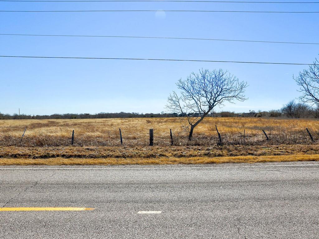 1015 E Main St, Troy, TX 76579