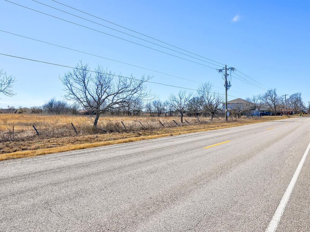 1015 E Main St, Troy, TX 76579