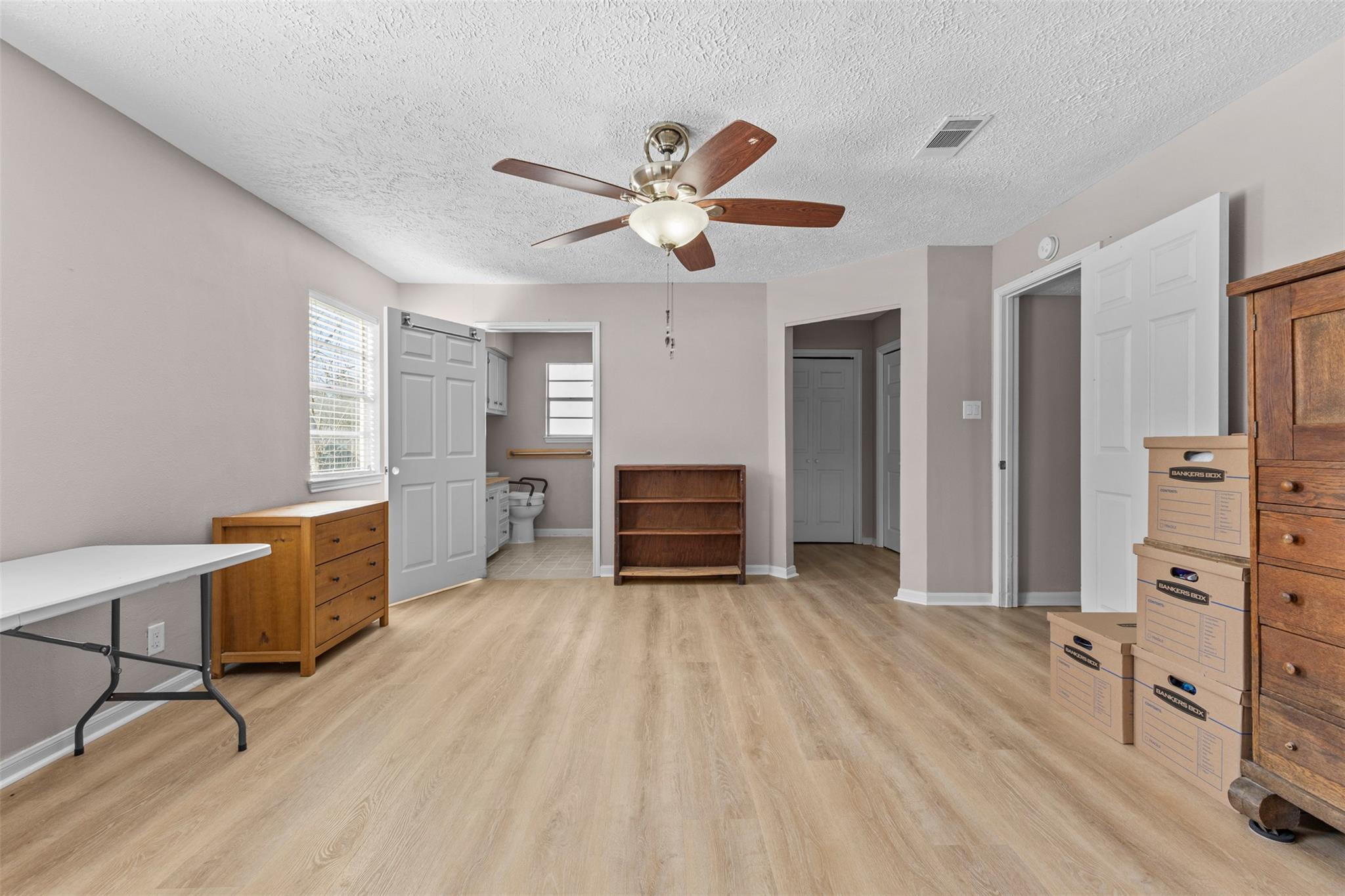 102 N Austin St, Buda, TX 78610