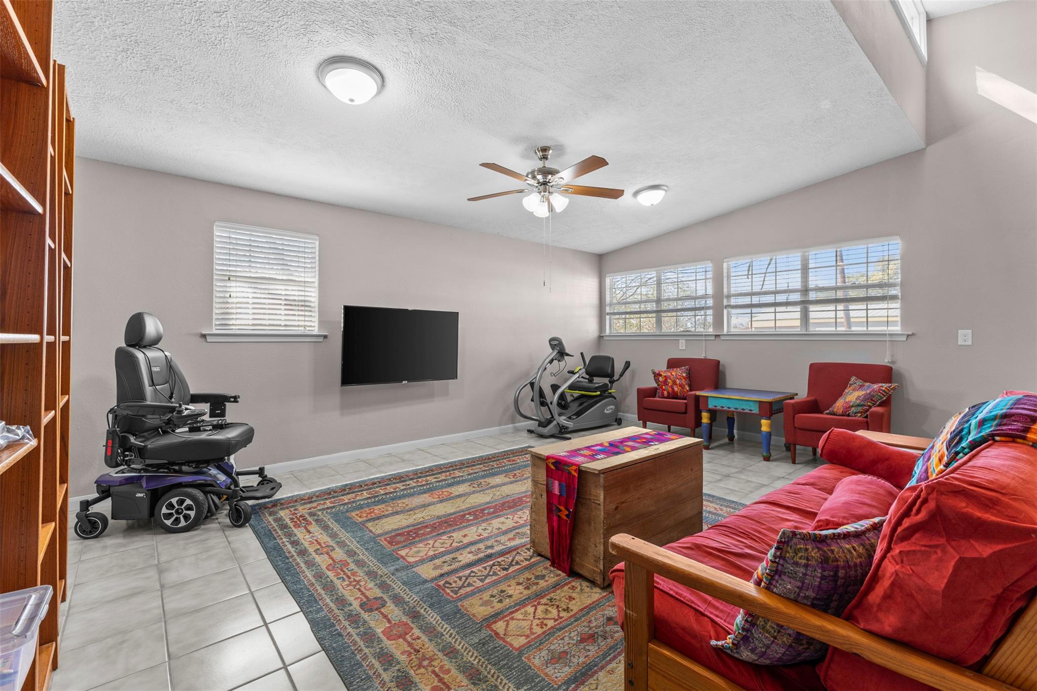 102 N Austin St, Buda, TX 78610