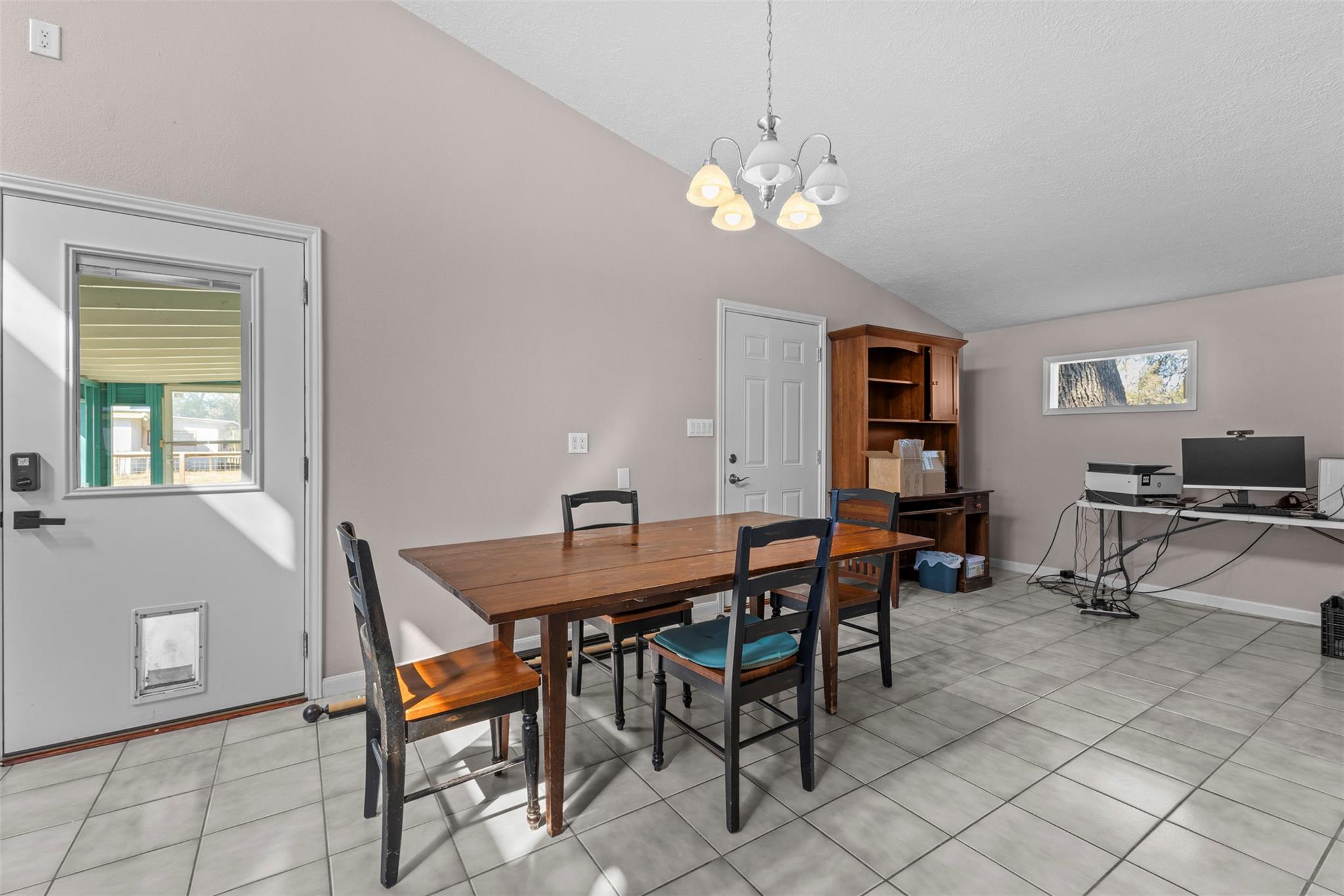 102 N Austin St, Buda, TX 78610