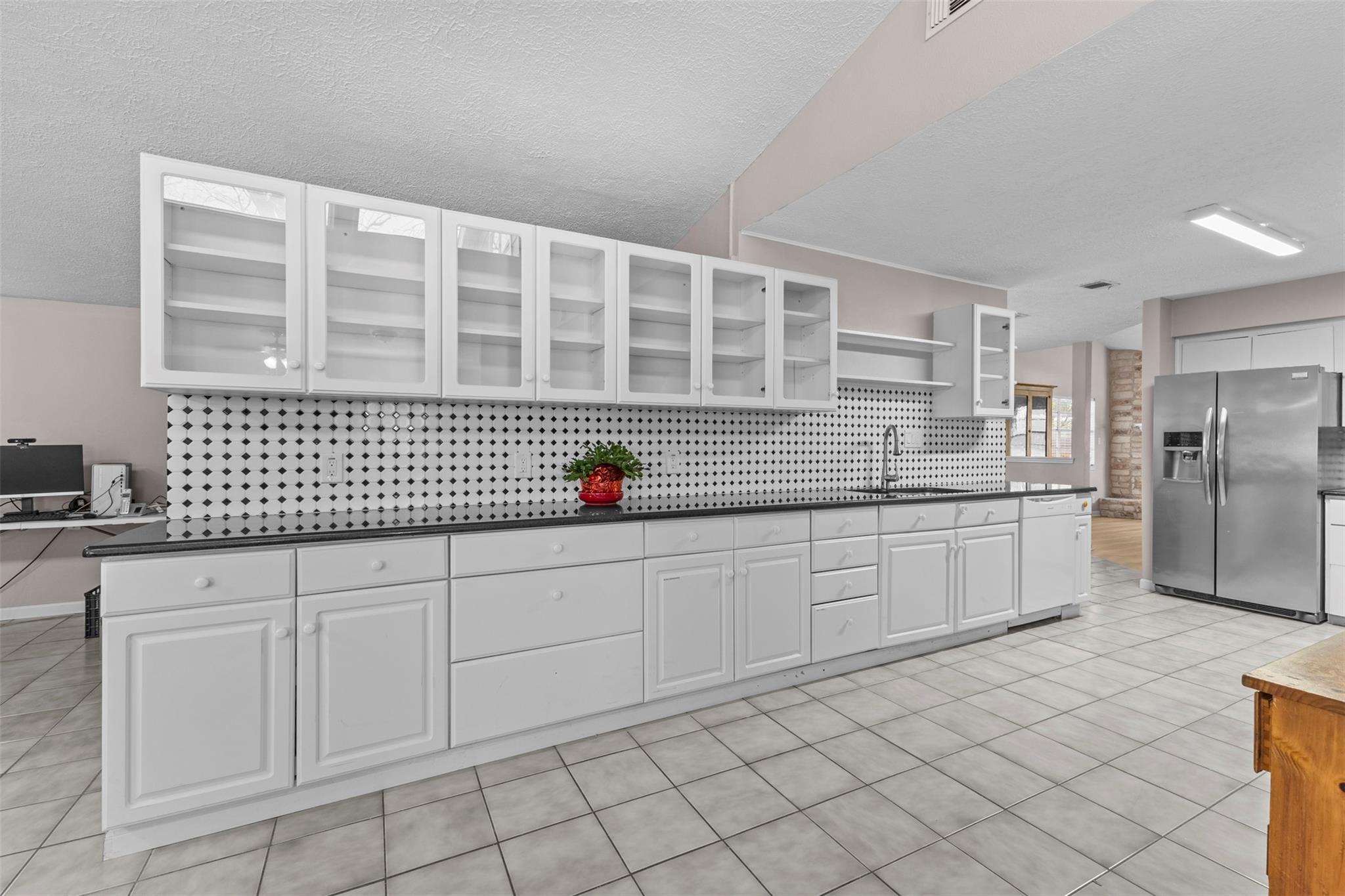 102 N Austin St, Buda, TX 78610