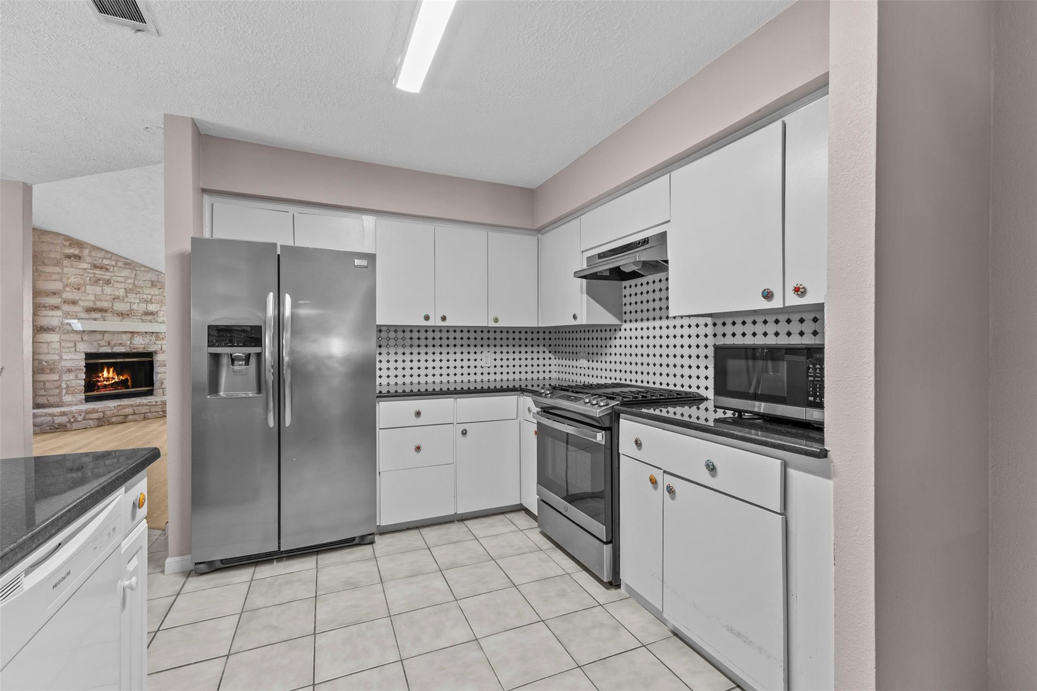 102 N Austin St, Buda, TX 78610