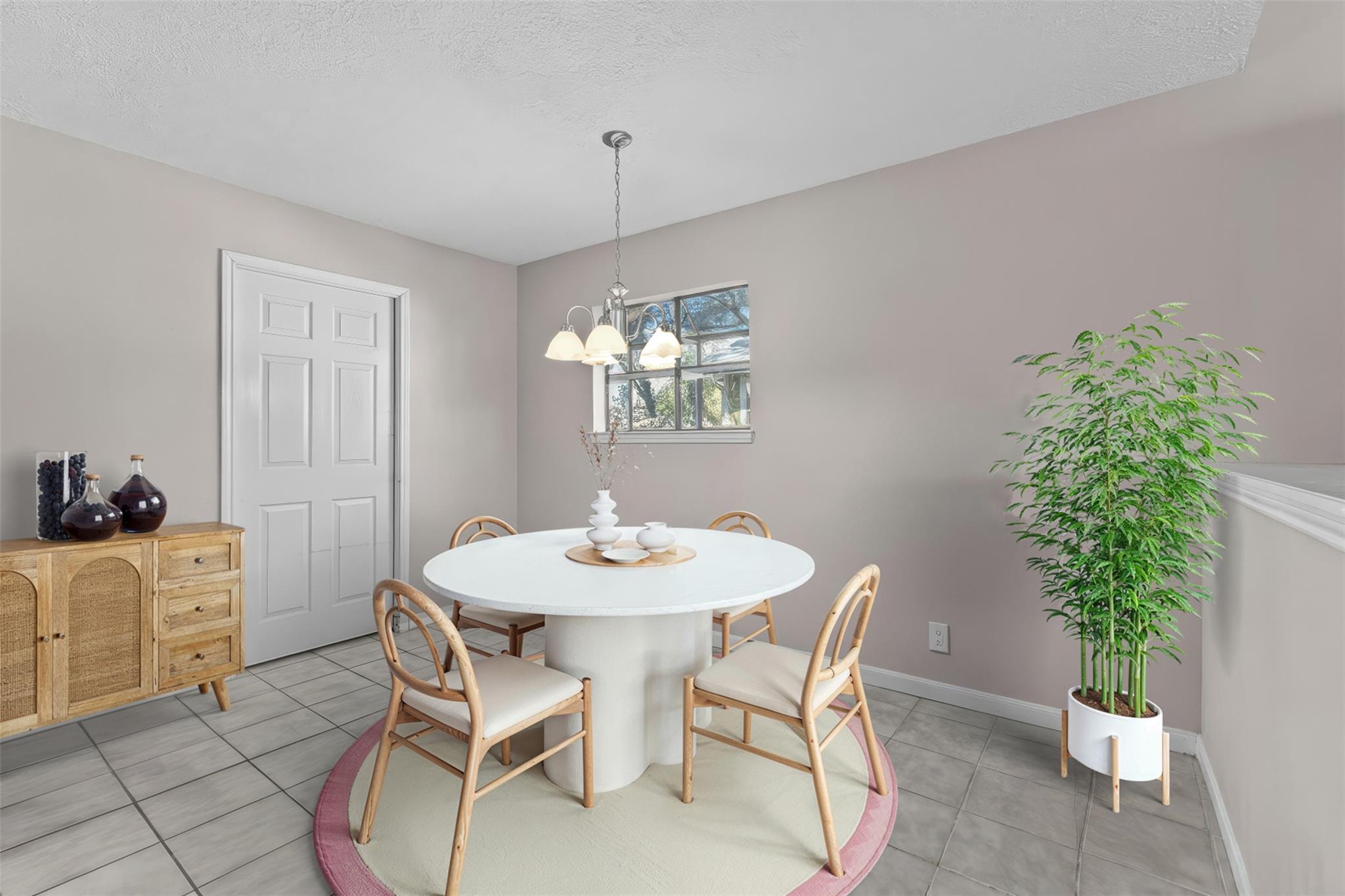 102 N Austin St, Buda, TX 78610