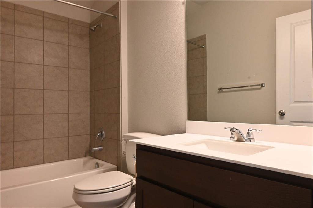 124 Gray Wolf Dr, San Marcos, TX 78666