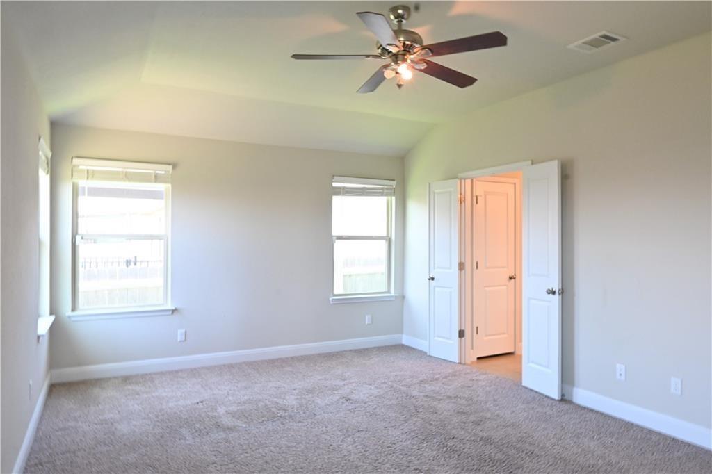 124 Gray Wolf Dr, San Marcos, TX 78666