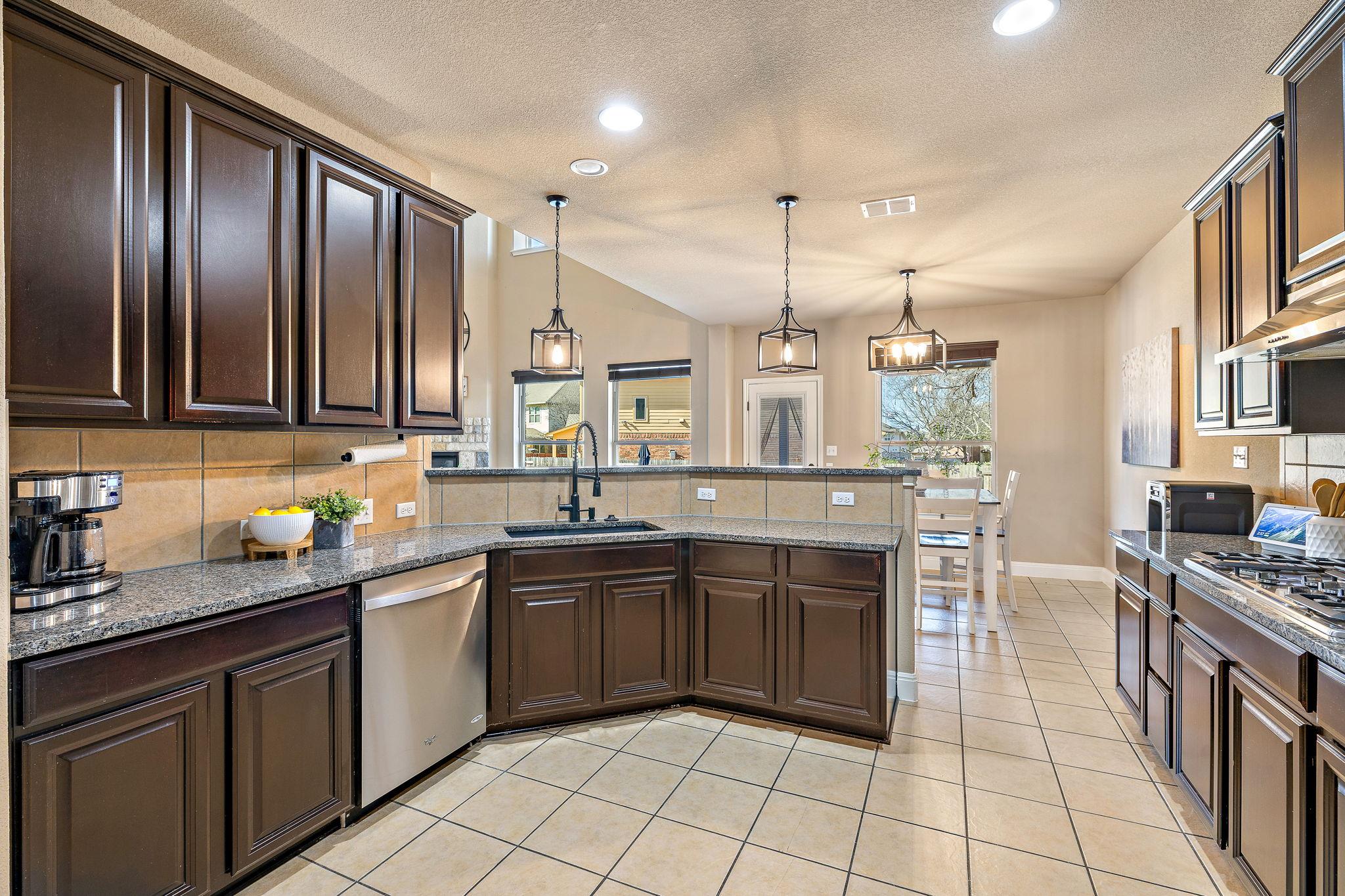 200 Lake Livingston Dr, Georgetown, TX 78628