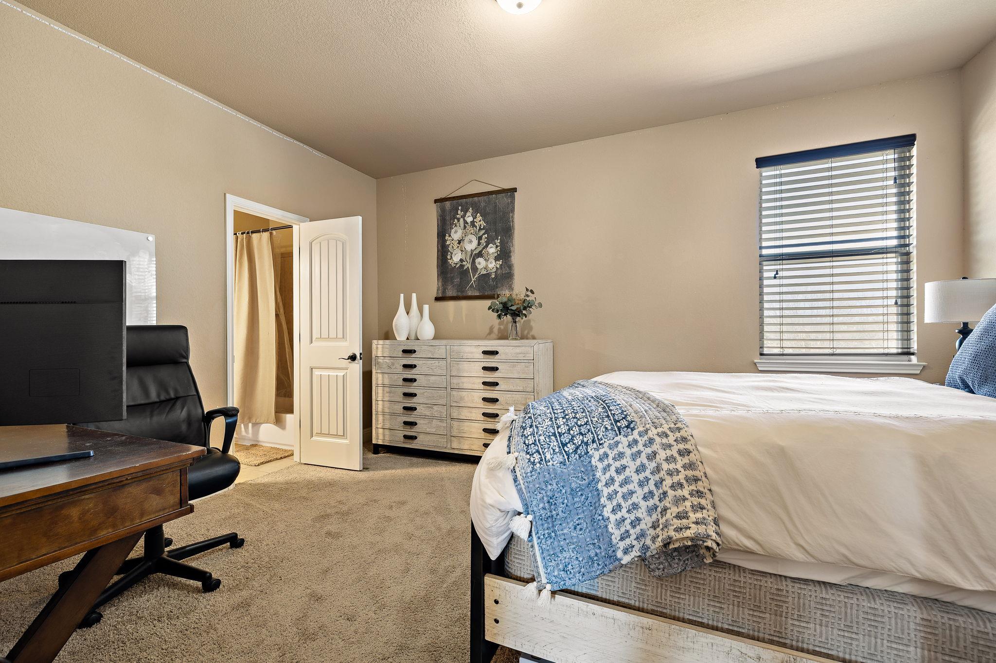 200 Lake Livingston Dr, Georgetown, TX 78628