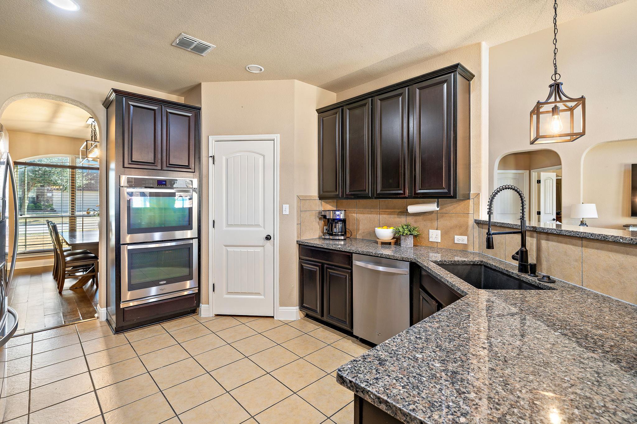 200 Lake Livingston Dr, Georgetown, TX 78628